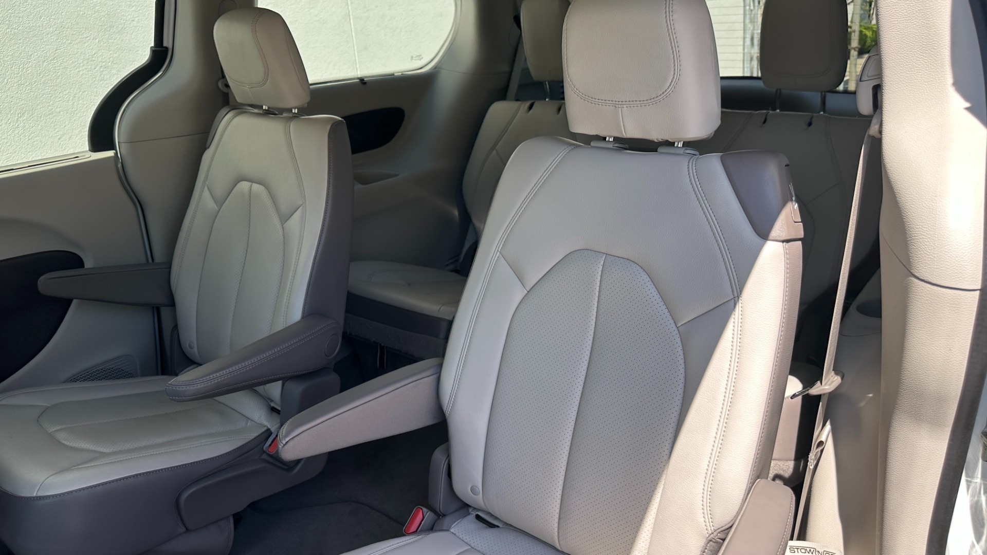 Used 2017 Chrysler Pacifica Touring-L Plus / UCONNECT NAV / REAR DVD / CAPTAIN CHAIR / 3ROW for sale $21,495 at Formula Imports in Charlotte NC 28227 26