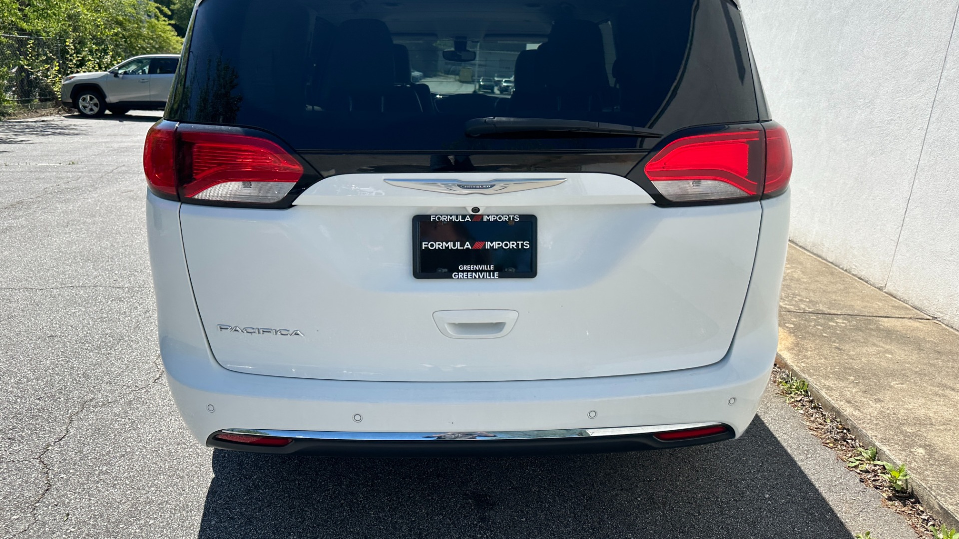 Used 2017 Chrysler Pacifica Touring-L Plus / UCONNECT NAV / REAR DVD / CAPTAIN CHAIR / 3ROW for sale $21,495 at Formula Imports in Charlotte NC 28227 6