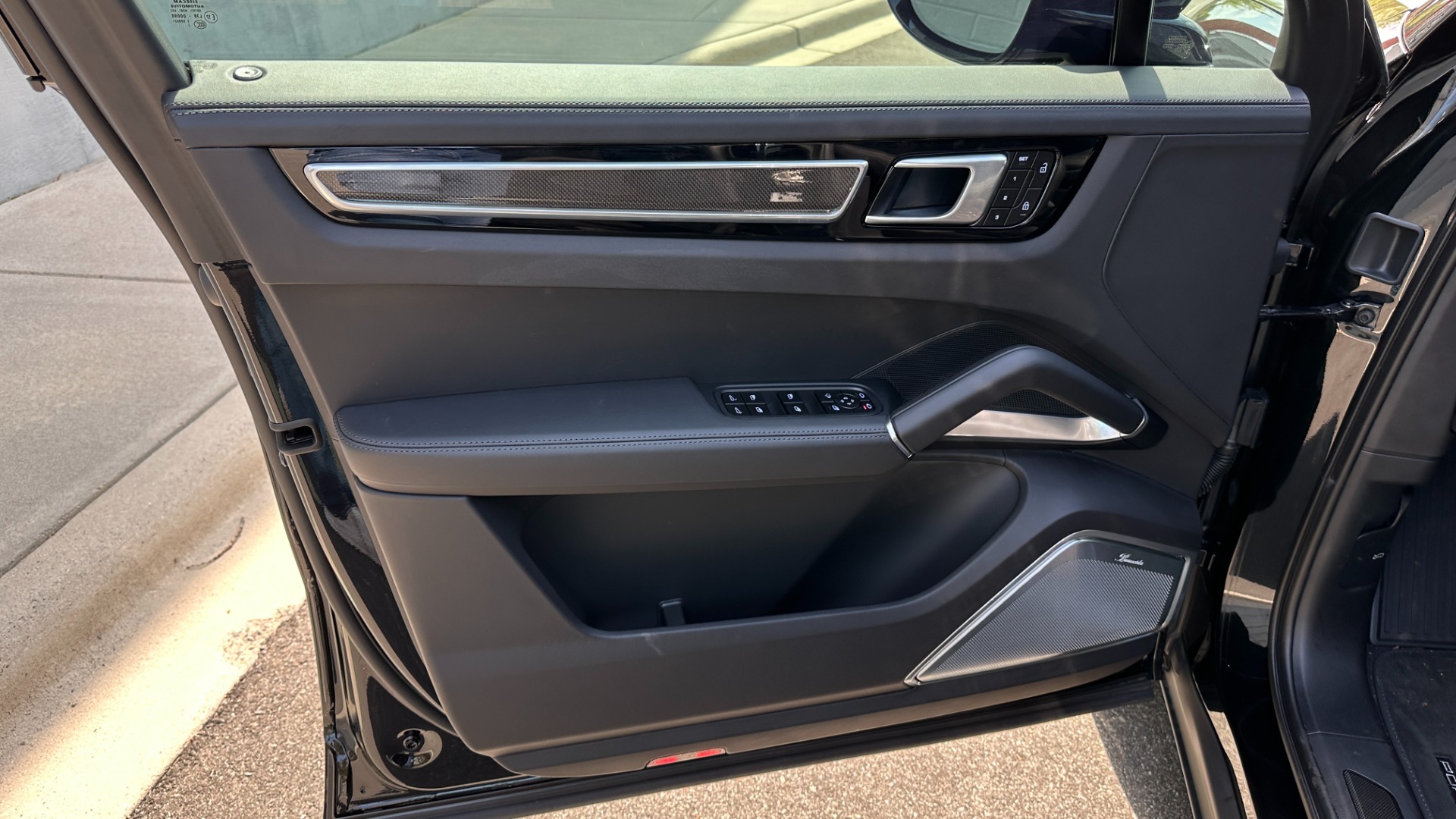 Used 2023 Porsche Cayenne TURBO / PREMIUM PLUS PKG / GLOSS TRIM / CARBON FIBER / ADAPTIVE CRUISE for sale $157,000 at Formula Imports in Charlotte NC 28227 10