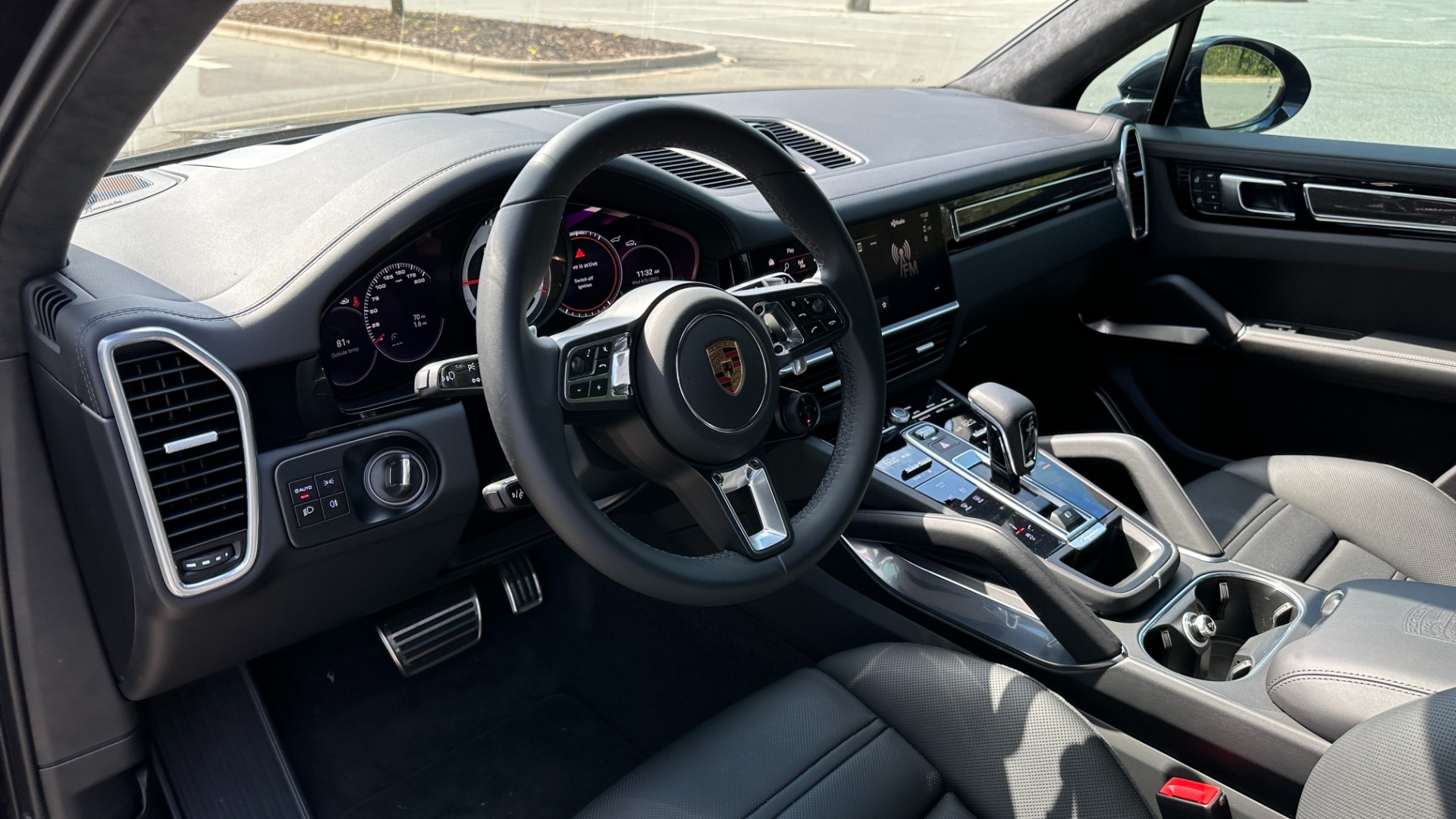 Used 2023 Porsche Cayenne TURBO / PREMIUM PLUS PKG / GLOSS TRIM / CARBON FIBER / ADAPTIVE CRUISE for sale $157,000 at Formula Imports in Charlotte NC 28227 11