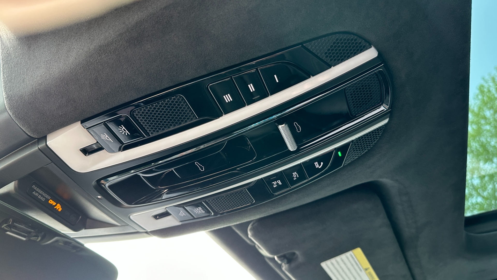 Used 2023 Porsche Cayenne TURBO / PREMIUM PLUS PKG / GLOSS TRIM / CARBON FIBER / ADAPTIVE CRUISE for sale $157,000 at Formula Imports in Charlotte NC 28227 22