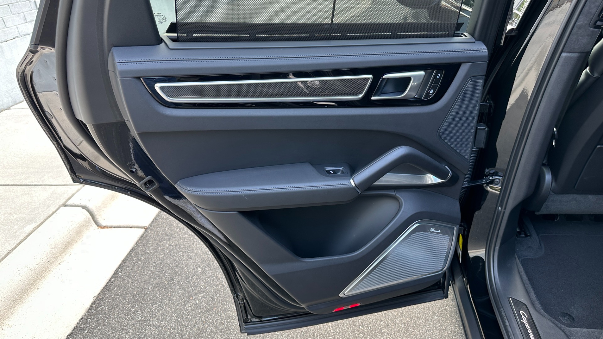 Used 2023 Porsche Cayenne TURBO / PREMIUM PLUS PKG / GLOSS TRIM / CARBON FIBER / ADAPTIVE CRUISE for sale $157,000 at Formula Imports in Charlotte NC 28227 24