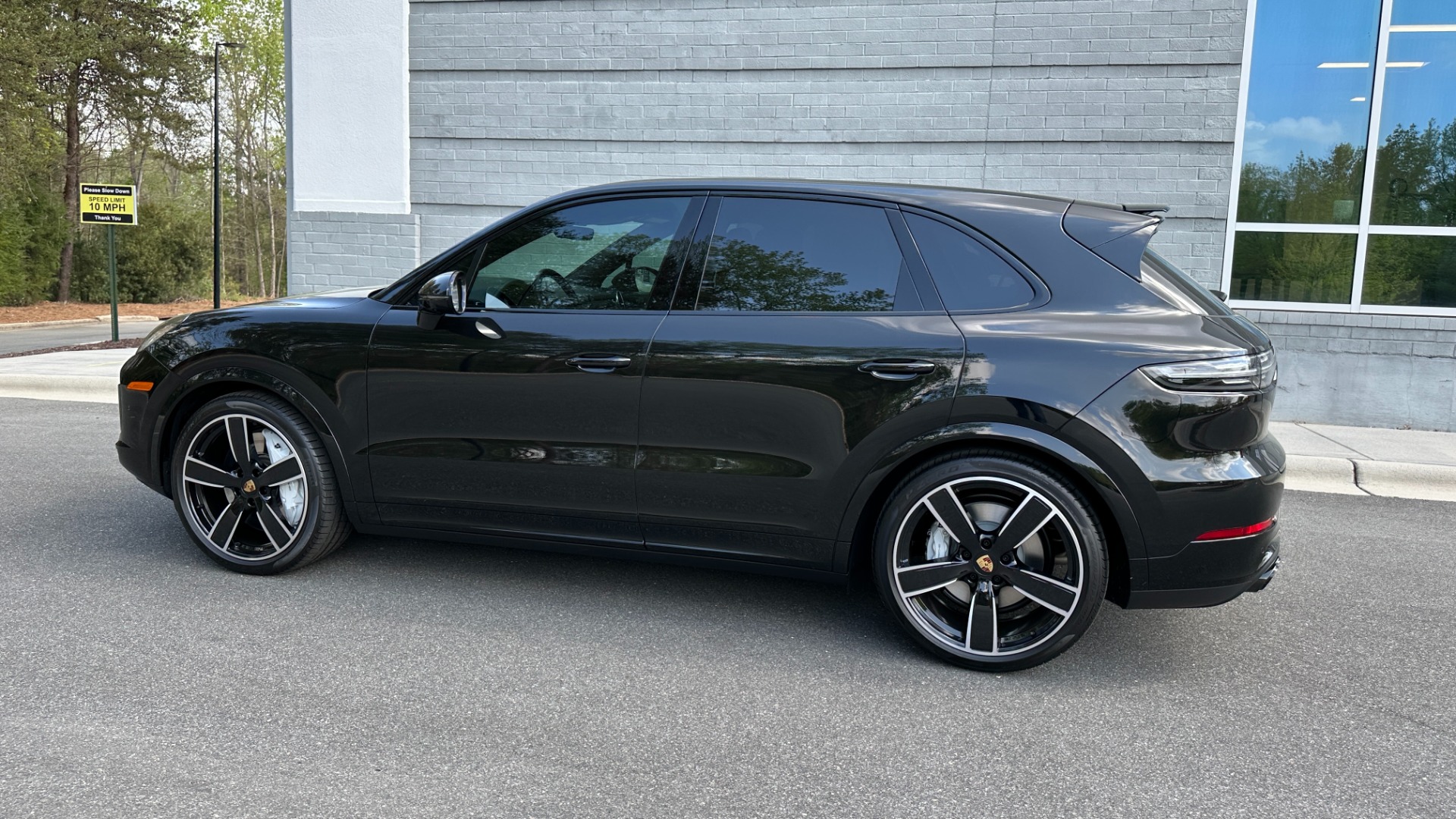 Used 2023 Porsche Cayenne TURBO / PREMIUM PLUS PKG / GLOSS TRIM / CARBON FIBER / ADAPTIVE CRUISE for sale $157,000 at Formula Imports in Charlotte NC 28227 3