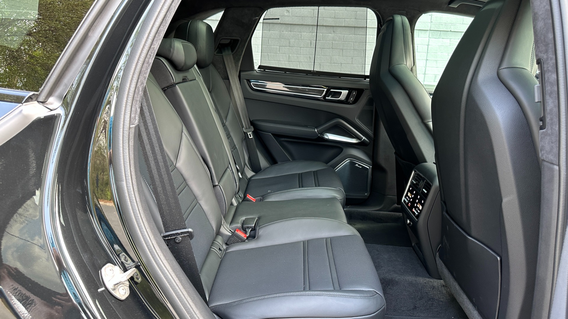 Used 2023 Porsche Cayenne TURBO / PREMIUM PLUS PKG / GLOSS TRIM / CARBON FIBER / ADAPTIVE CRUISE for sale $157,000 at Formula Imports in Charlotte NC 28227 35