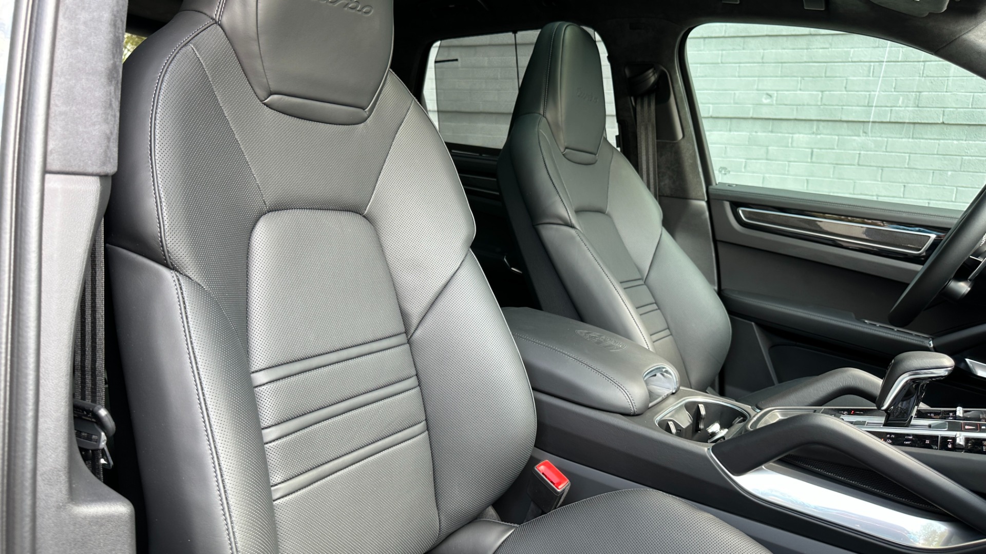 Used 2023 Porsche Cayenne TURBO / PREMIUM PLUS PKG / GLOSS TRIM / CARBON FIBER / ADAPTIVE CRUISE for sale $157,000 at Formula Imports in Charlotte NC 28227 39