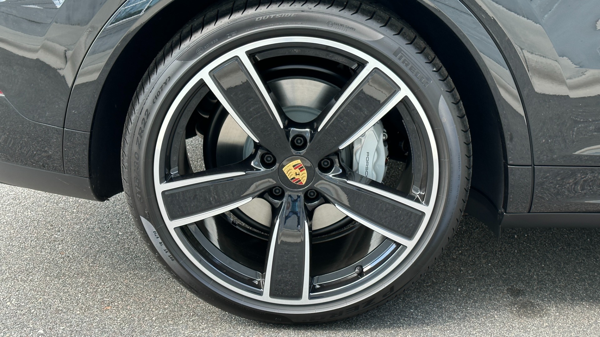 Used 2023 Porsche Cayenne TURBO / PREMIUM PLUS PKG / GLOSS TRIM / CARBON FIBER / ADAPTIVE CRUISE for sale $157,000 at Formula Imports in Charlotte NC 28227 48