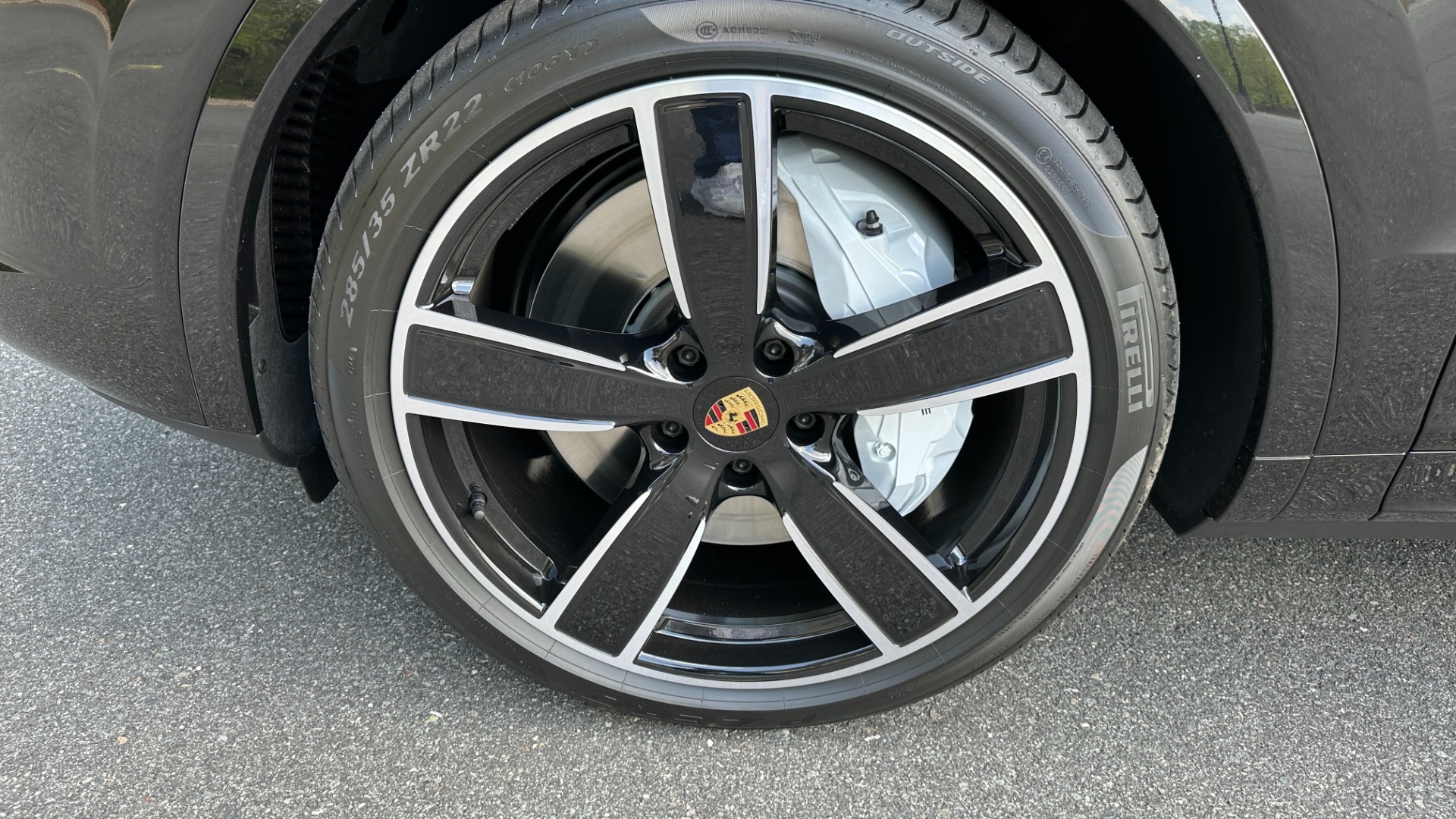 Used 2023 Porsche Cayenne TURBO / PREMIUM PLUS PKG / GLOSS TRIM / CARBON FIBER / ADAPTIVE CRUISE for sale $157,000 at Formula Imports in Charlotte NC 28227 50