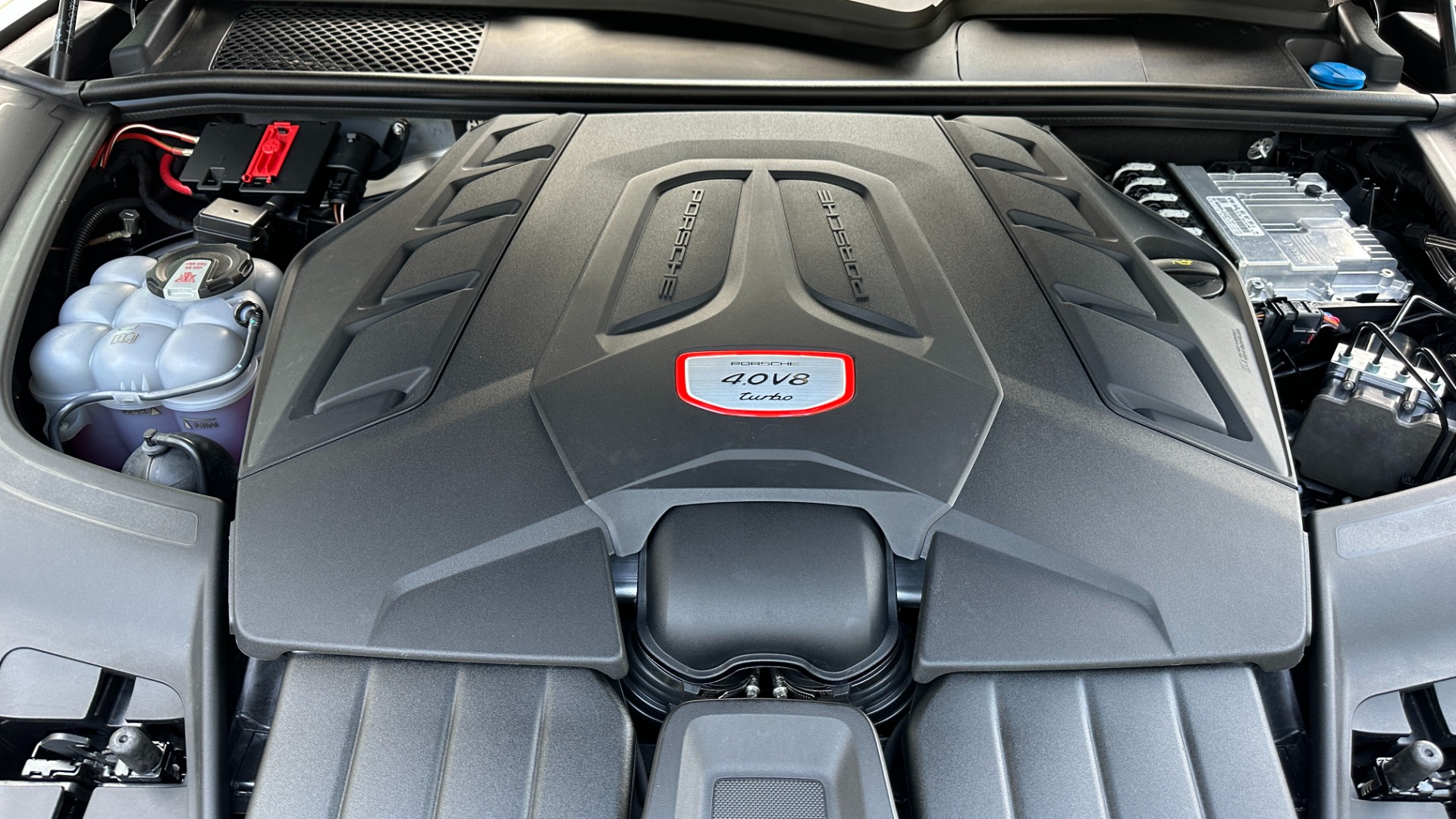 Used 2023 Porsche Cayenne TURBO / PREMIUM PLUS PKG / GLOSS TRIM / CARBON FIBER / ADAPTIVE CRUISE for sale $157,000 at Formula Imports in Charlotte NC 28227 51