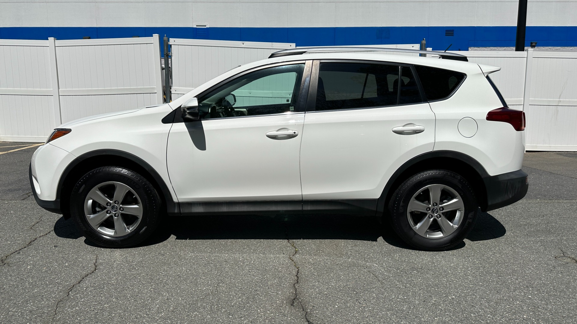 Used 2015 Toyota RAV4 XLE / BACKUP CAMERA / ALLOY WHEELS / SUNROOF For ...