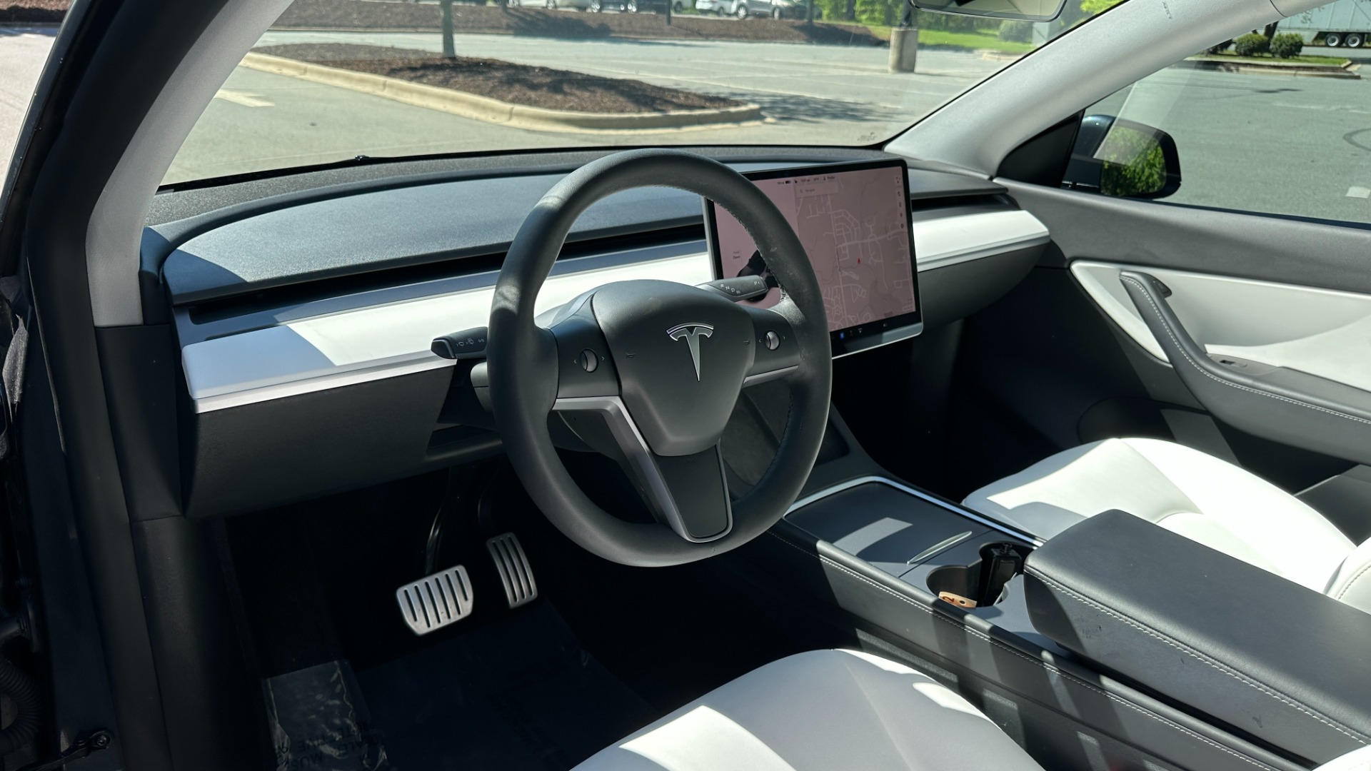 Used 2021 Tesla Model Y PERFORMANCE / PREMIUM INTERIOR / AUTOPILOT / AWD / TOW PKG for sale $50,500 at Formula Imports in Charlotte NC 28227 11