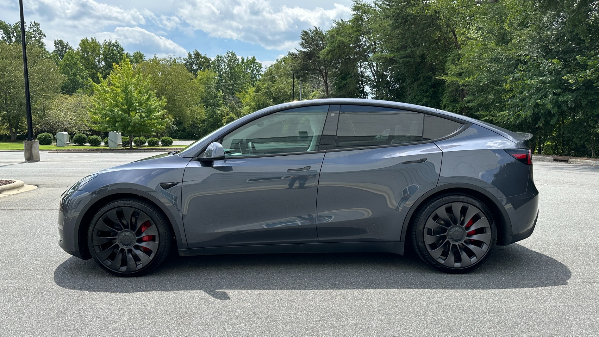 Used 2021 Tesla Model Y PERFORMANCE / PREMIUM INTERIOR / AUTOPILOT / AWD / TOW PKG for sale $50,500 at Formula Imports in Charlotte NC 28227 3