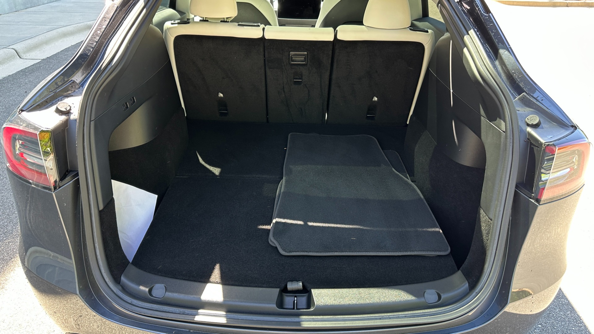Used 2021 Tesla Model Y PERFORMANCE / PREMIUM INTERIOR / AUTOPILOT / AWD / TOW PKG for sale Sold at Formula Imports in Charlotte NC 28227 47