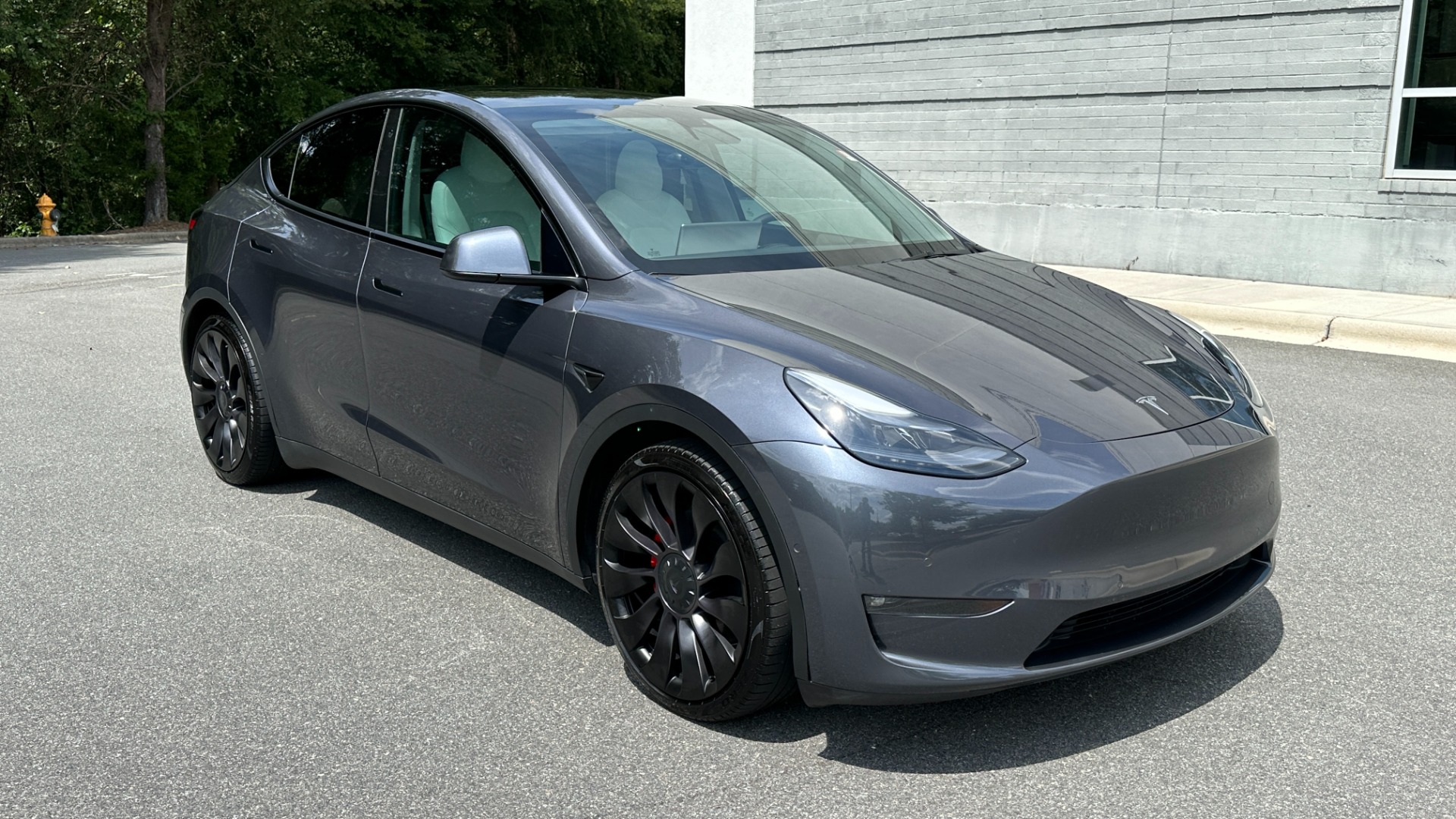 Used 2021 Tesla Model Y PERFORMANCE / PREMIUM INTERIOR / AUTOPILOT / AWD / TOW PKG for sale $50,500 at Formula Imports in Charlotte NC 28227 5
