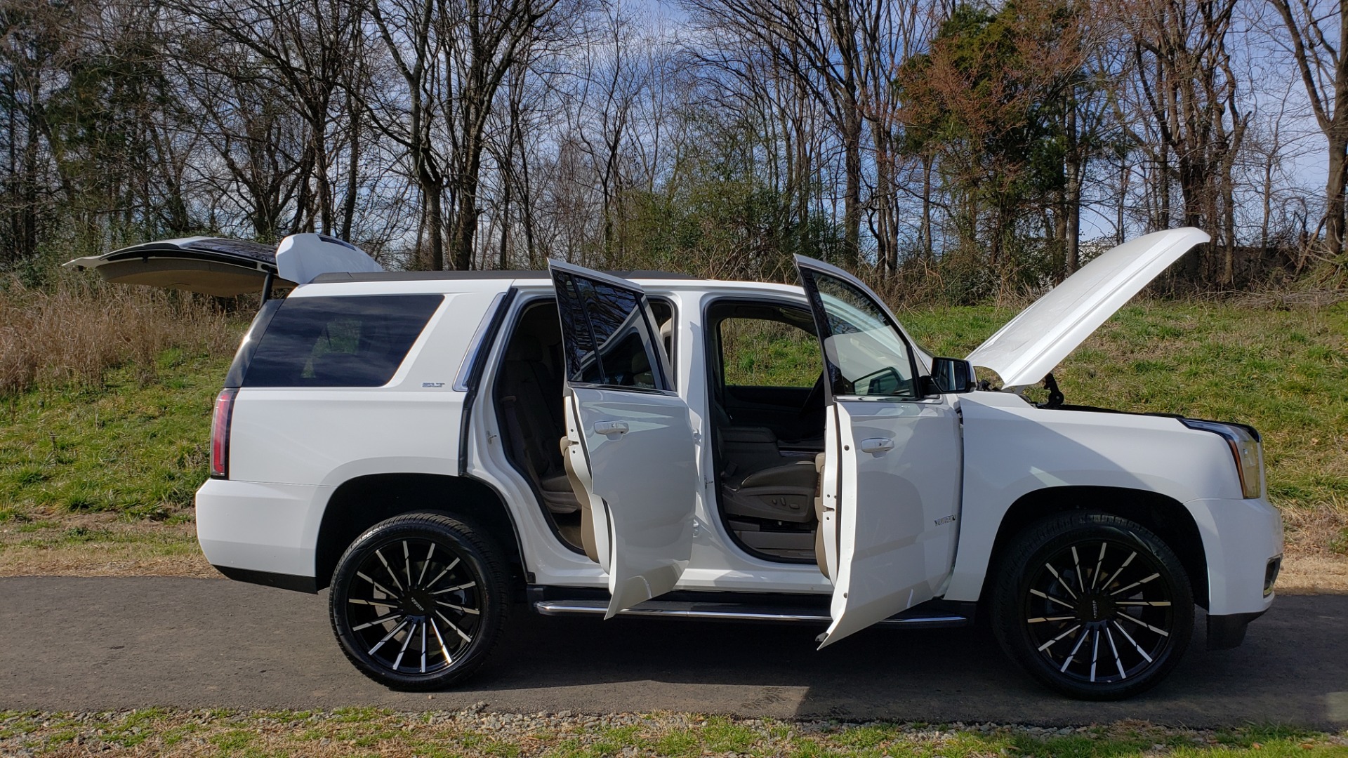 Used 2017 GMC YUKON SLT 4WD / NAV TOUCH SCREEN / BOSE / REARVIEW / 3-ROW for sale Sold at Formula Imports in Charlotte NC 28227 23