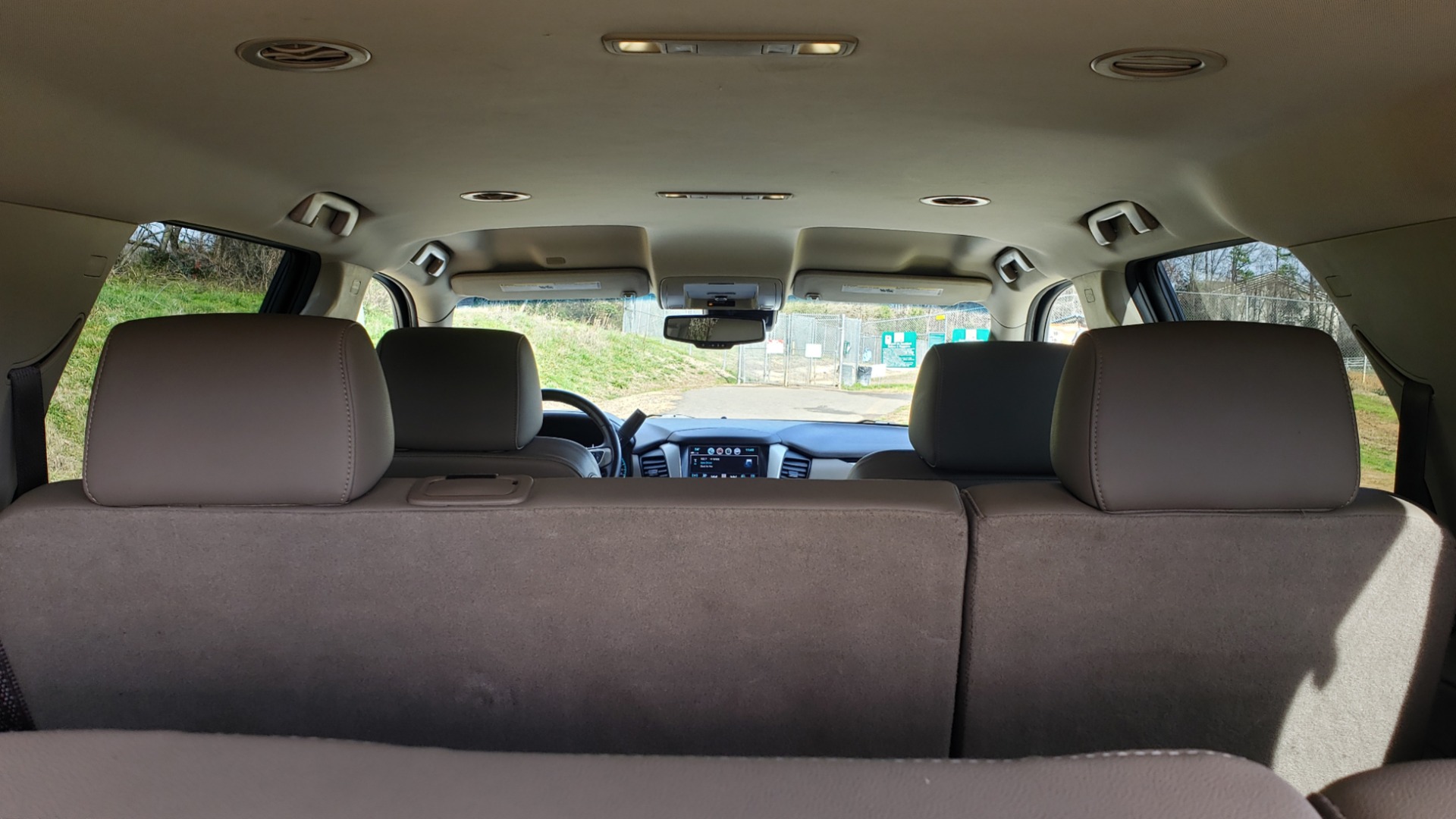 Used 2017 GMC YUKON SLT 4WD / NAV TOUCH SCREEN / BOSE / REARVIEW / 3-ROW for sale Sold at Formula Imports in Charlotte NC 28227 31