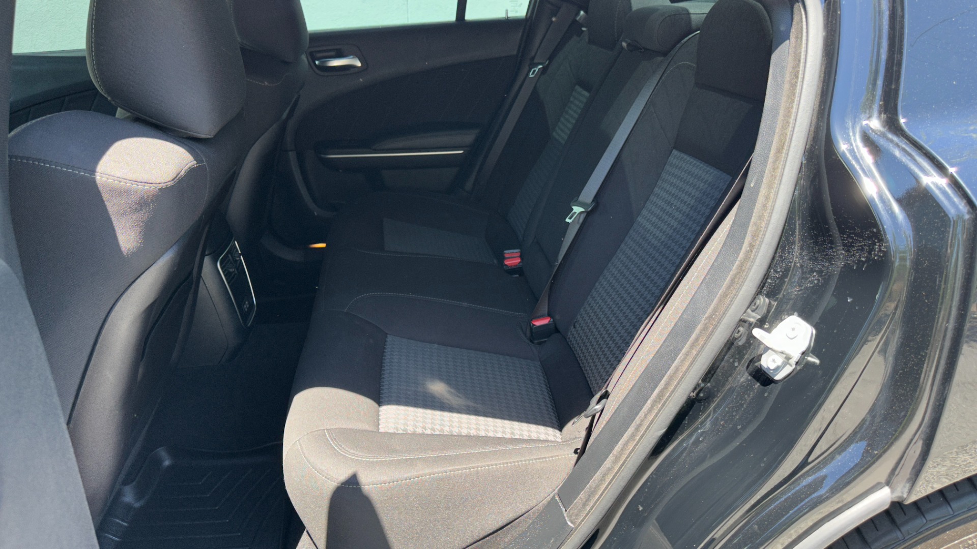 Used 2020 Dodge Charger SCAT PACK / UPGRADED WHEELS / UPGRADED AERO / CLOTH INTERIOR for sale $47,995 at Formula Imports in Charlotte NC 28227 21