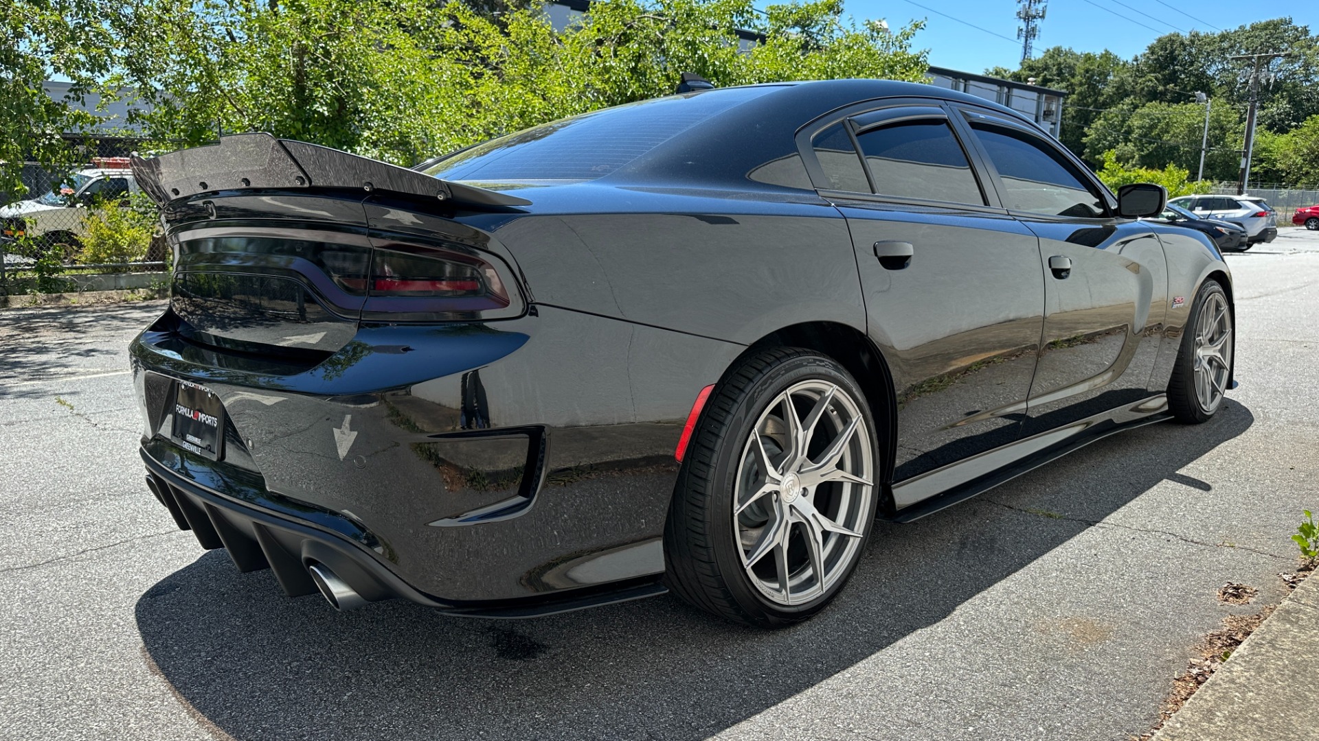 Used 2020 Dodge Charger SCAT PACK / UPGRADED WHEELS / UPGRADED AERO / CLOTH INTERIOR for sale Sold at Formula Imports in Charlotte NC 28227 4