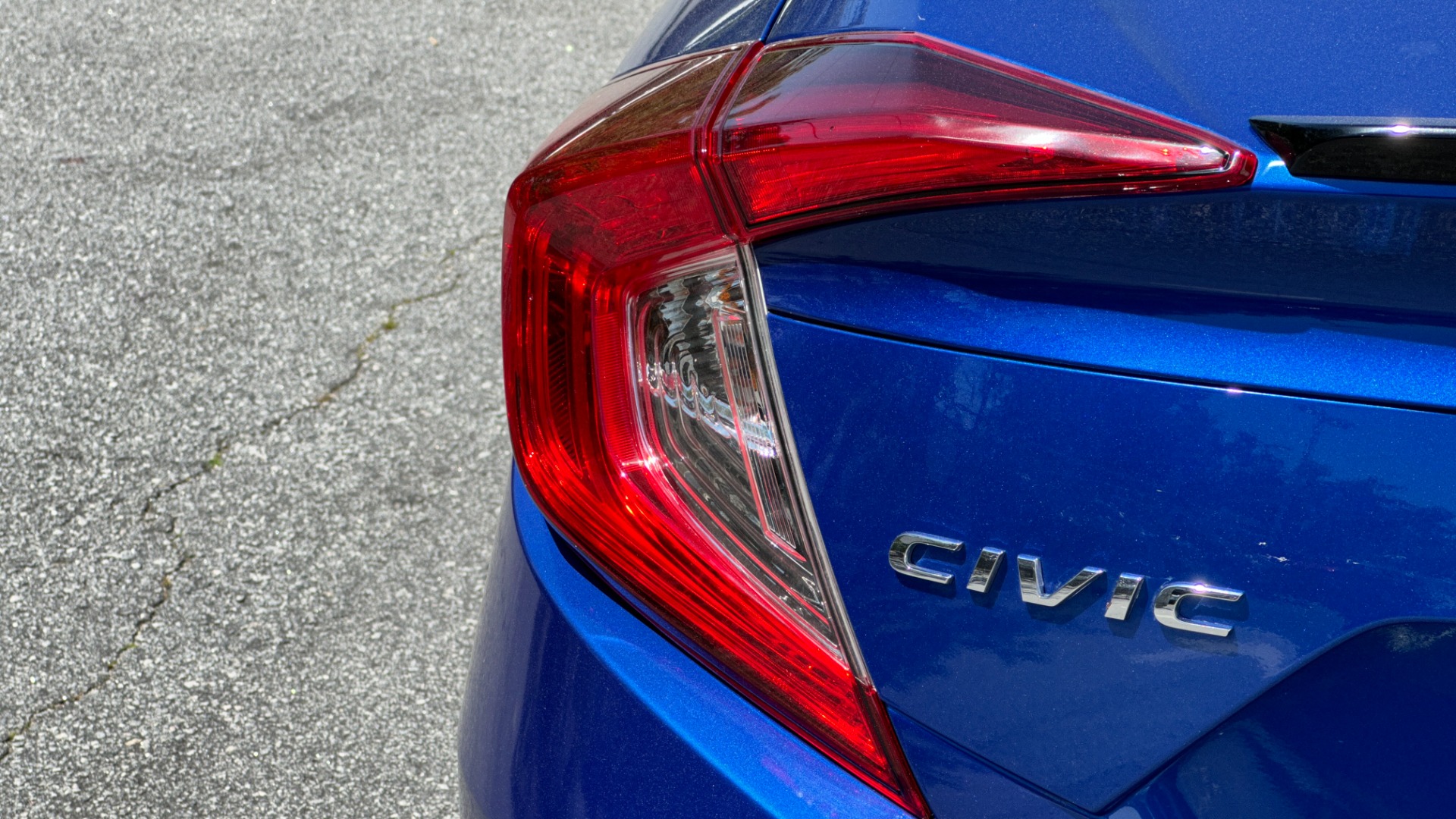 Used 2020 Honda Civic Sedan Sport for sale $25,495 at Formula Imports in Charlotte NC 28227 37