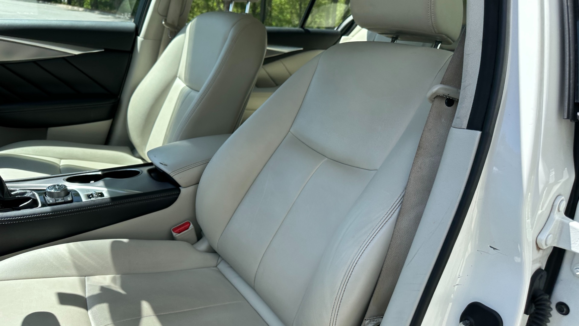 Used 2015 INFINITI Q50 AWD / PEARL PAINT / MOONROOF PKG / ALL WEATHER PKG / CARGO PKG for sale $16,995 at Formula Imports in Charlotte NC 28227 13