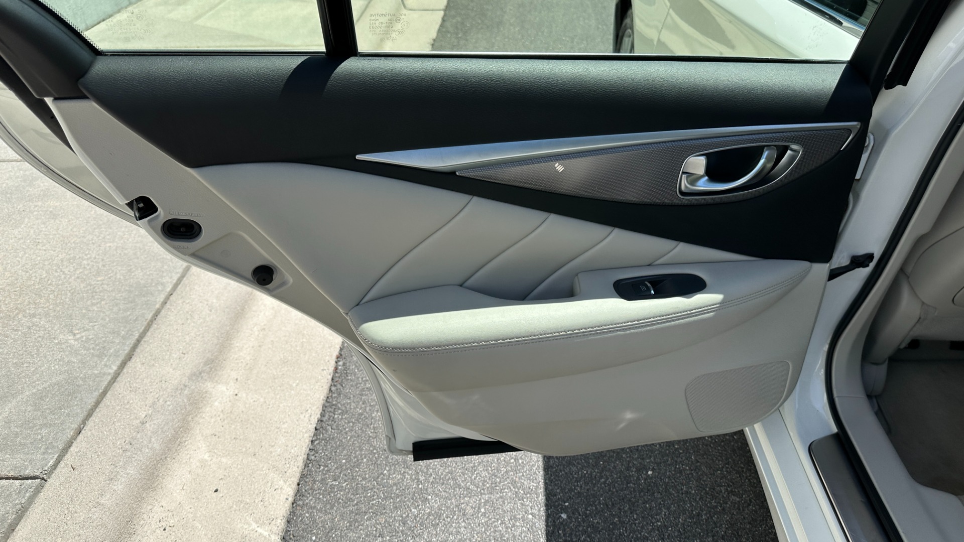 Used 2015 INFINITI Q50 AWD / PEARL PAINT / MOONROOF PKG / ALL WEATHER PKG / CARGO PKG for sale $16,995 at Formula Imports in Charlotte NC 28227 21