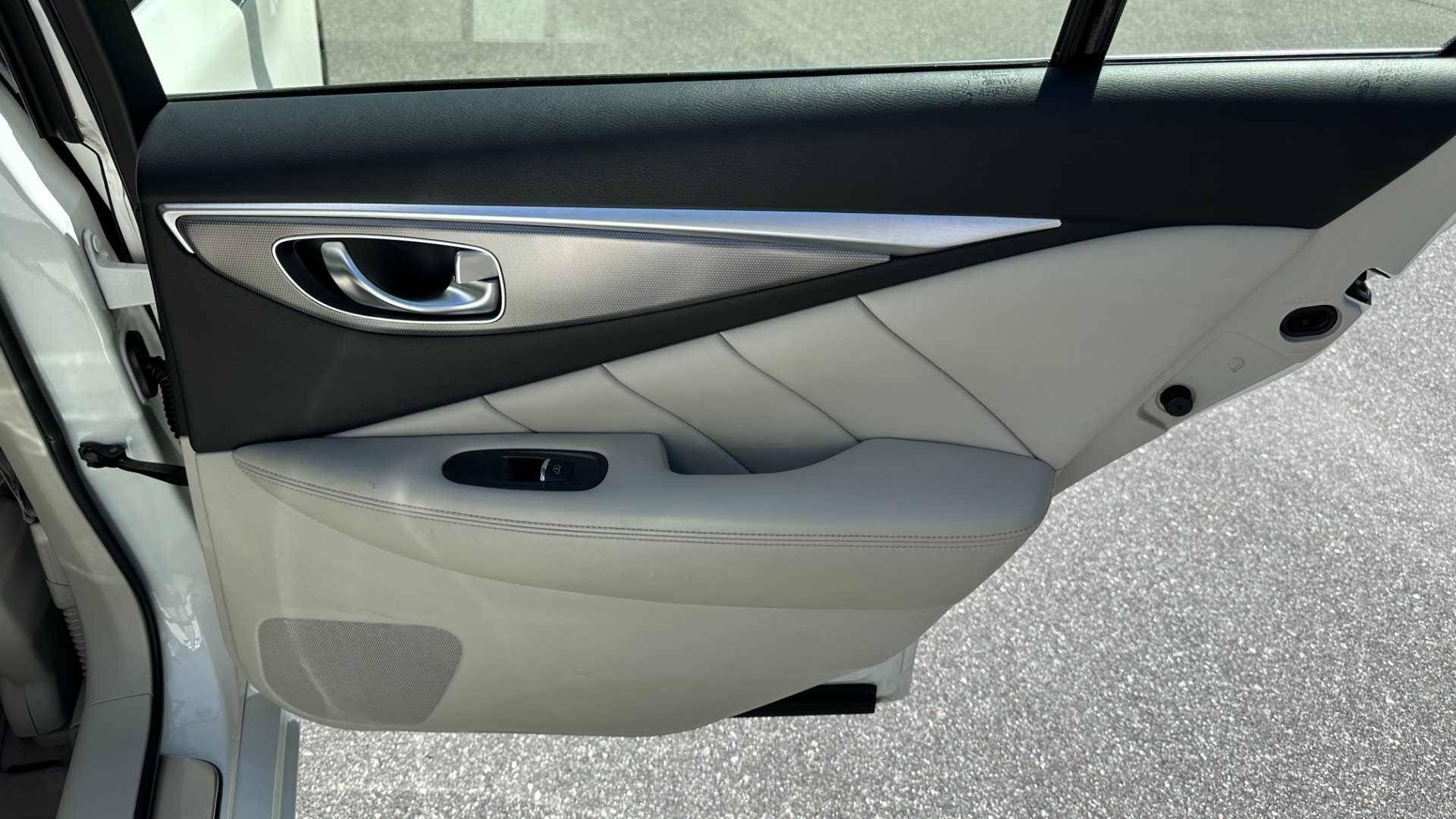 Used 2015 INFINITI Q50 AWD / PEARL PAINT / MOONROOF PKG / ALL WEATHER PKG / CARGO PKG for sale $16,995 at Formula Imports in Charlotte NC 28227 26