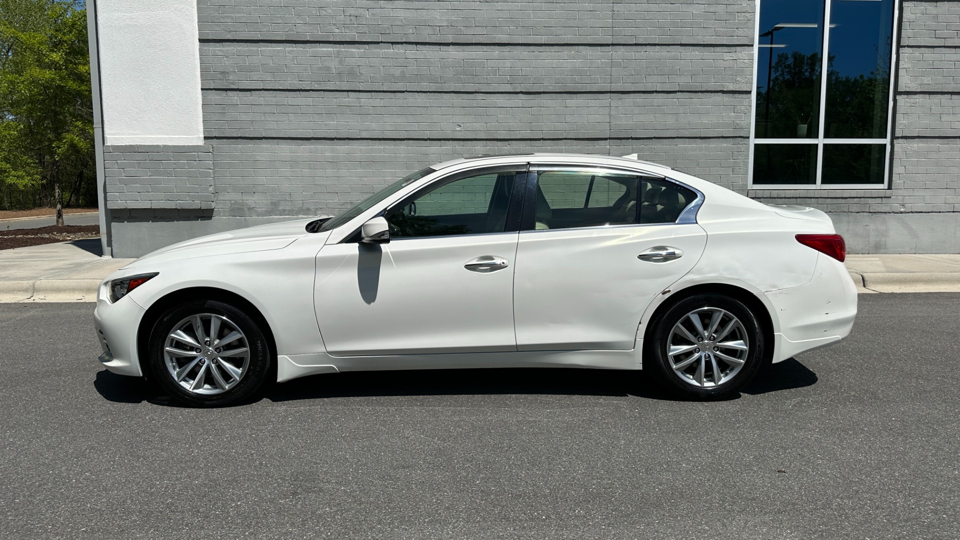 Used 2015 INFINITI Q50 AWD / PEARL PAINT / MOONROOF PKG / ALL WEATHER PKG / CARGO PKG for sale $16,995 at Formula Imports in Charlotte NC 28227 3