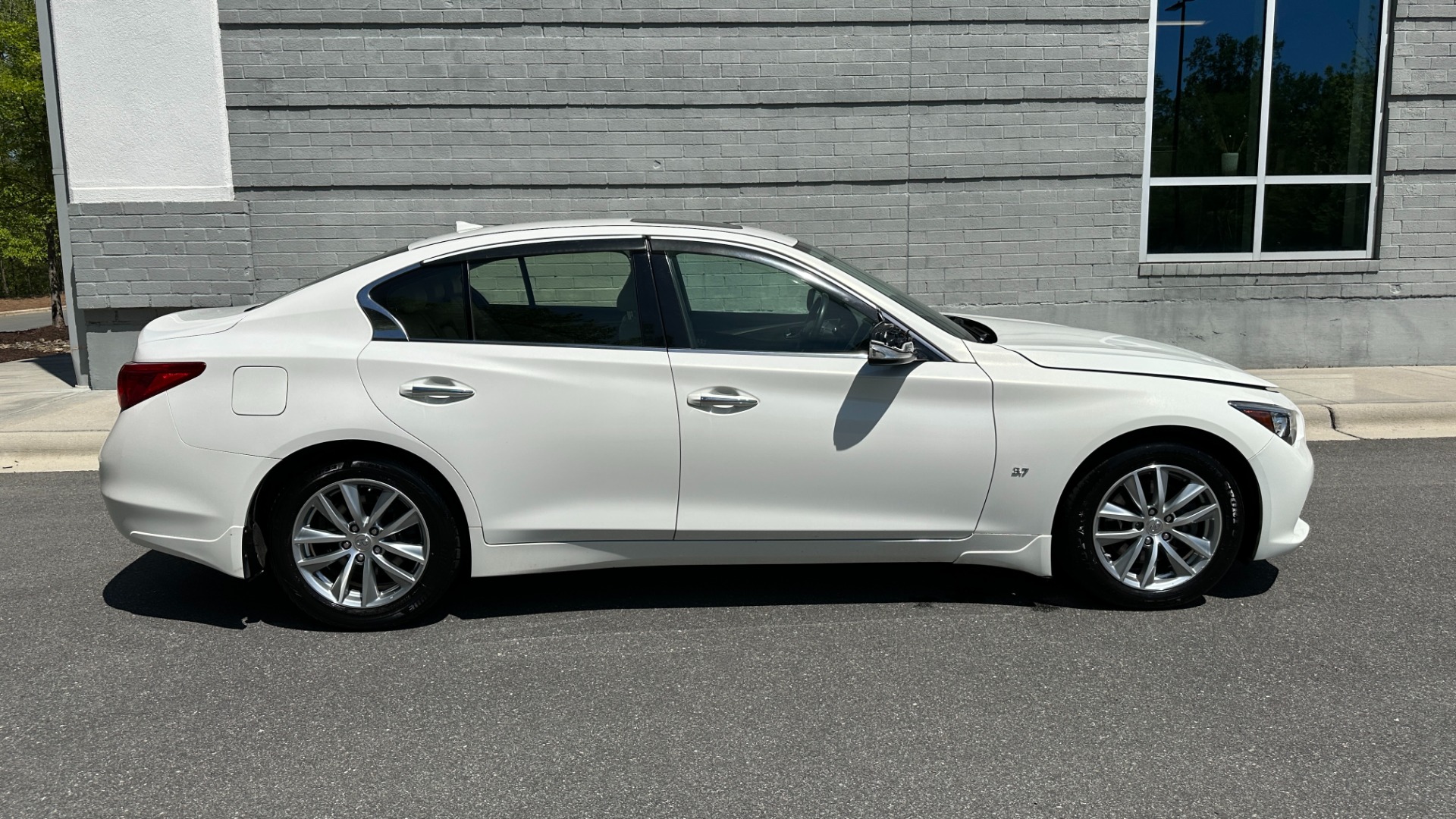Used 2015 INFINITI Q50 AWD / PEARL PAINT / MOONROOF PKG / ALL WEATHER PKG / CARGO PKG for sale $16,995 at Formula Imports in Charlotte NC 28227 6
