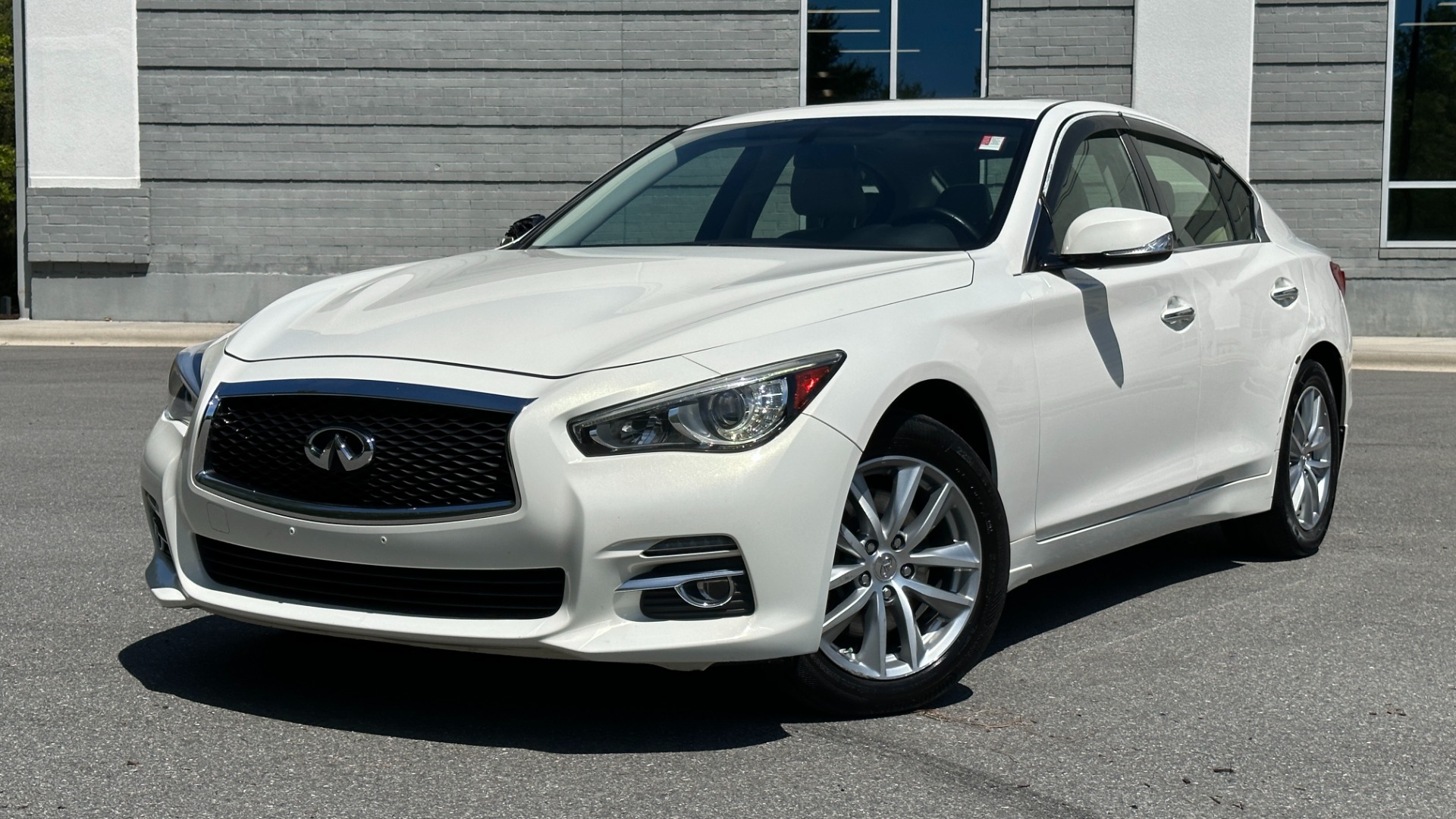 Used 2015 INFINITI Q50 AWD / PEARL PAINT / MOONROOF PKG / ALL WEATHER PKG / CARGO PKG for sale $16,995 at Formula Imports in Charlotte NC 28227 1