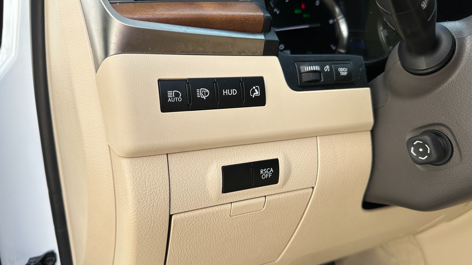 Used 2017 Lexus LX LX 570 LUXURY / MARK LEVINSON / REAR DVD SCREENS / 3 ROW / 4WD for sale Sold at Formula Imports in Charlotte NC 28227 16