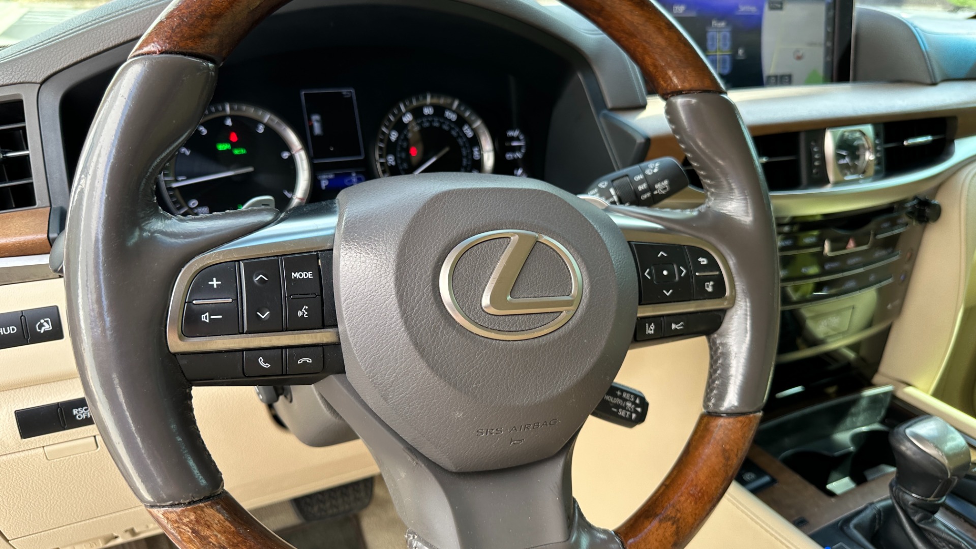 Used 2017 Lexus LX LX 570 LUXURY / MARK LEVINSON / REAR DVD SCREENS / 3 ROW / 4WD for sale $46,995 at Formula Imports in Charlotte NC 28227 17