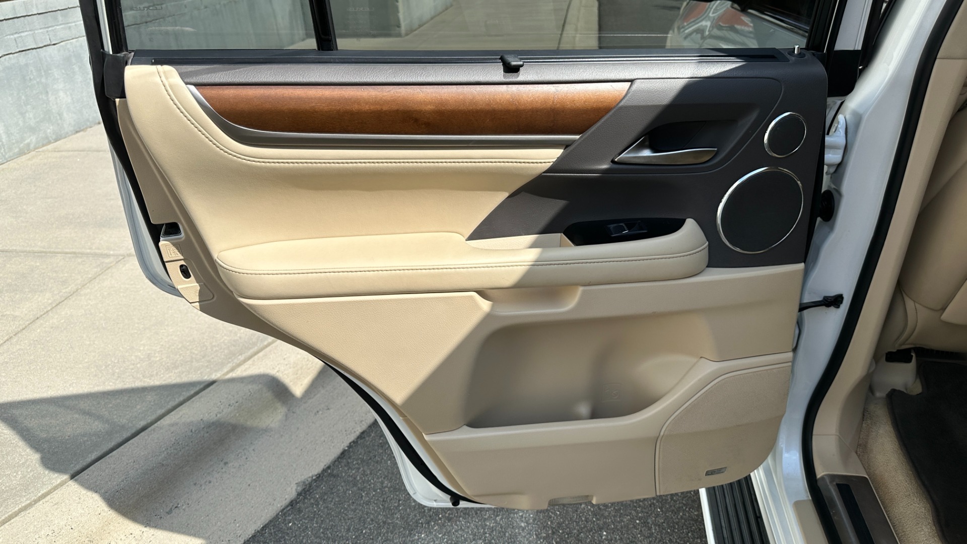Used 2017 Lexus LX LX 570 LUXURY / MARK LEVINSON / REAR DVD SCREENS / 3 ROW / 4WD for sale $46,995 at Formula Imports in Charlotte NC 28227 27