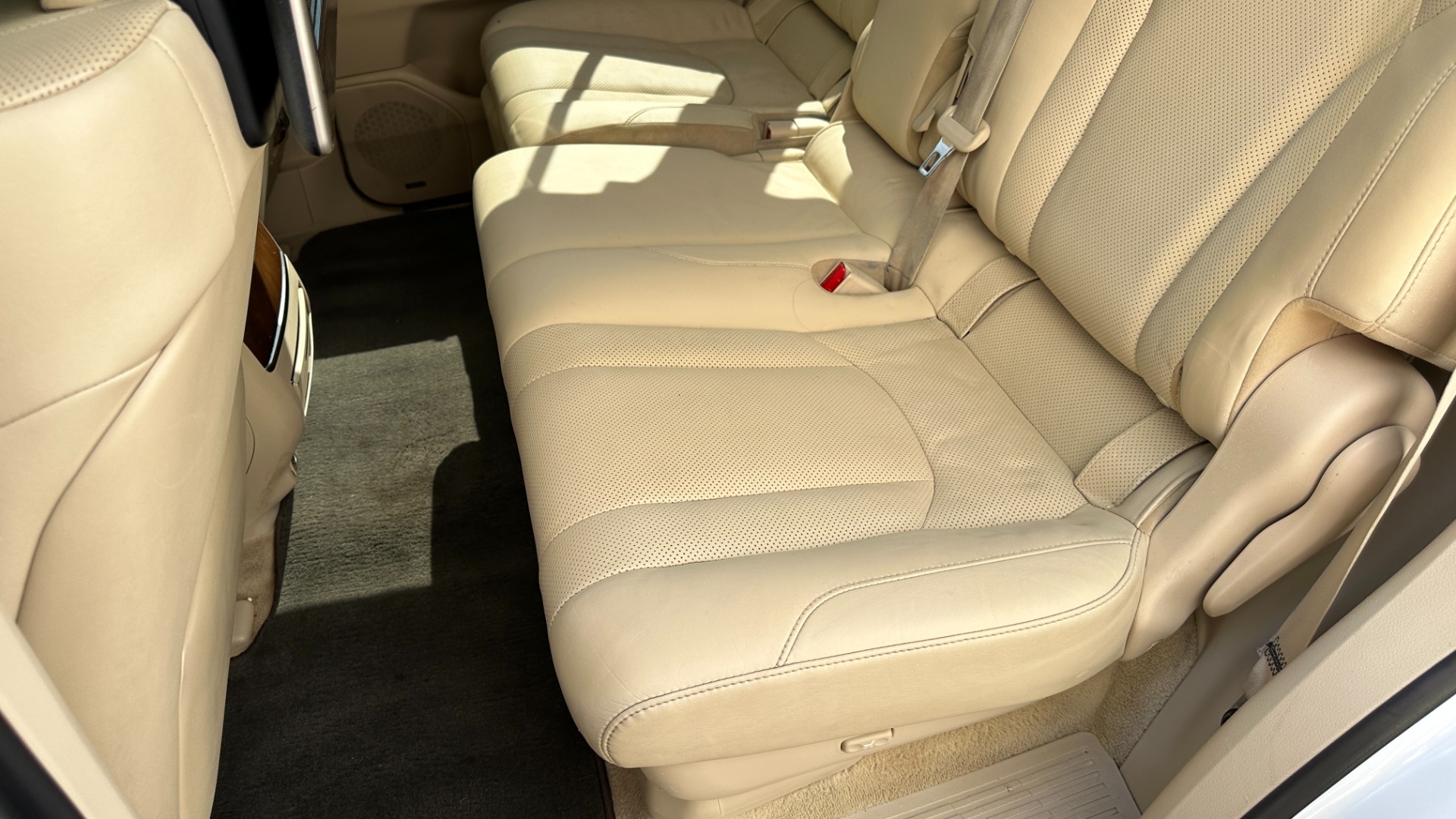 Used 2017 Lexus LX LX 570 LUXURY / MARK LEVINSON / REAR DVD SCREENS / 3 ROW / 4WD for sale $46,995 at Formula Imports in Charlotte NC 28227 30