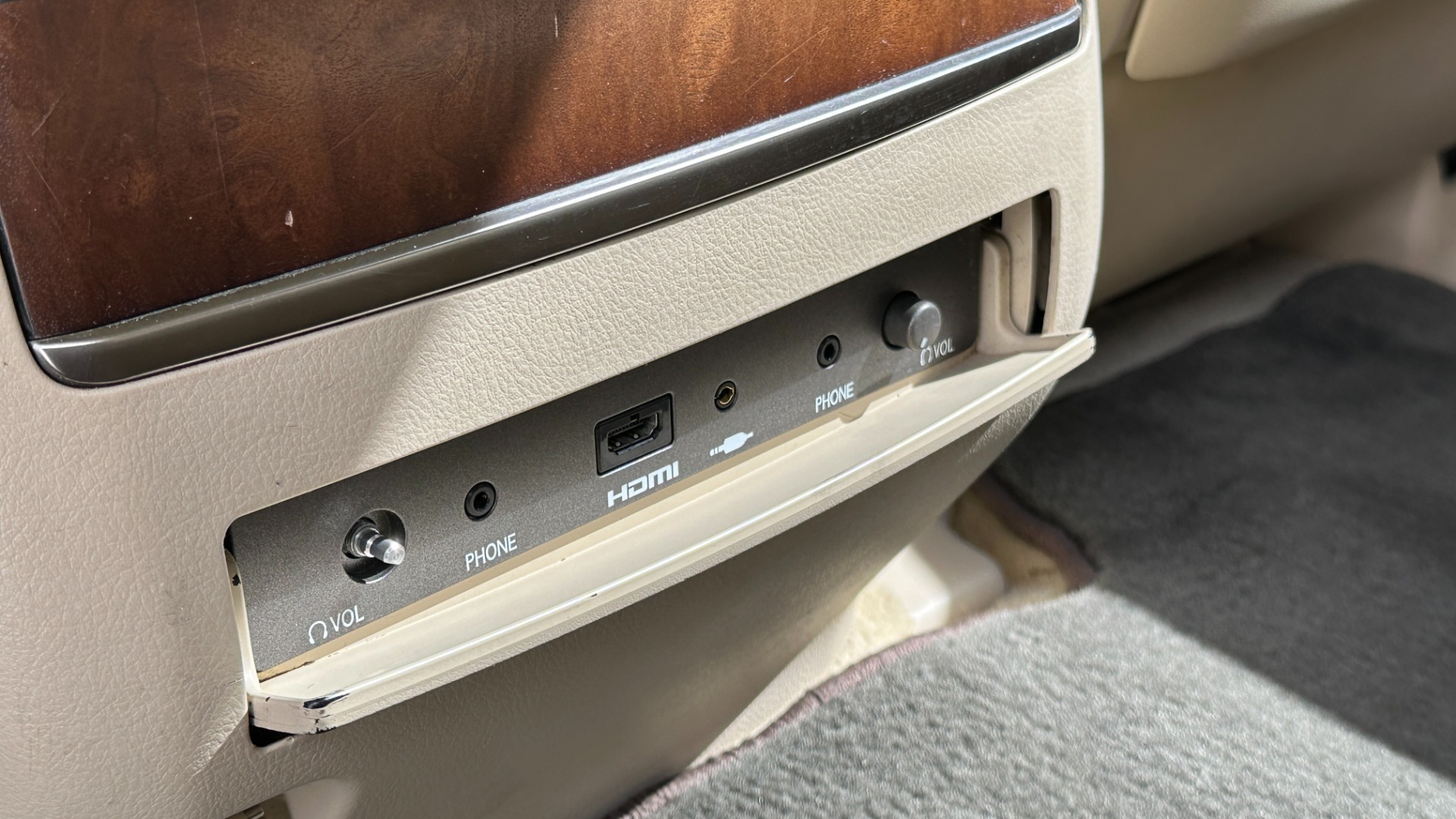 Used 2017 Lexus LX LX 570 LUXURY / MARK LEVINSON / REAR DVD SCREENS / 3 ROW / 4WD for sale $46,995 at Formula Imports in Charlotte NC 28227 31