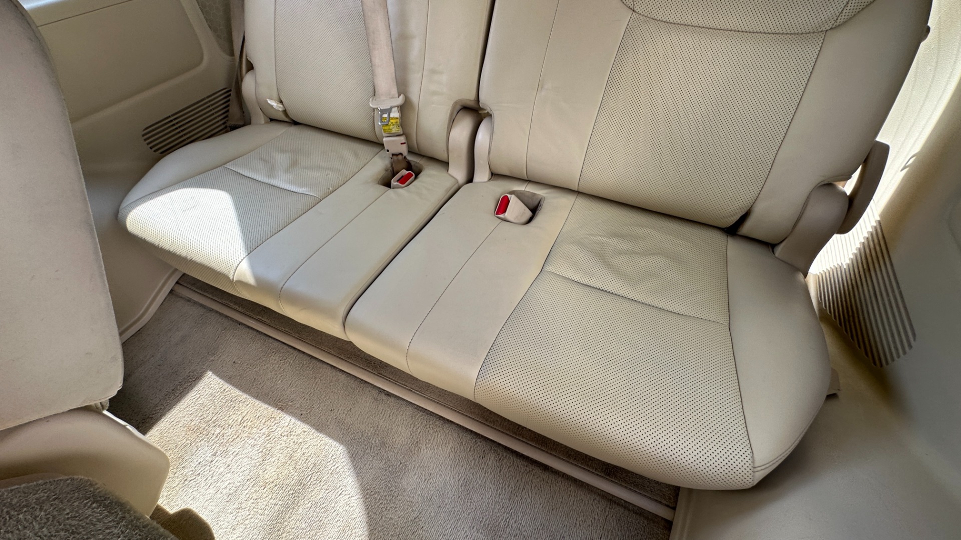 Used 2017 Lexus LX LX 570 LUXURY / MARK LEVINSON / REAR DVD SCREENS / 3 ROW / 4WD for sale $46,995 at Formula Imports in Charlotte NC 28227 33