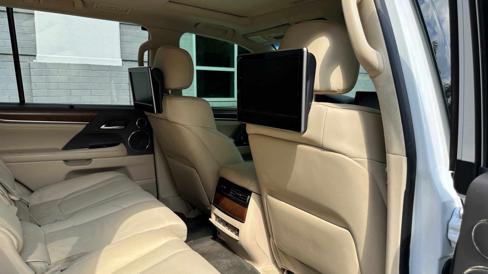 Used 2017 Lexus LX LX 570 LUXURY / MARK LEVINSON / REAR DVD SCREENS / 3 ROW / 4WD for sale $46,995 at Formula Imports in Charlotte NC 28227 37