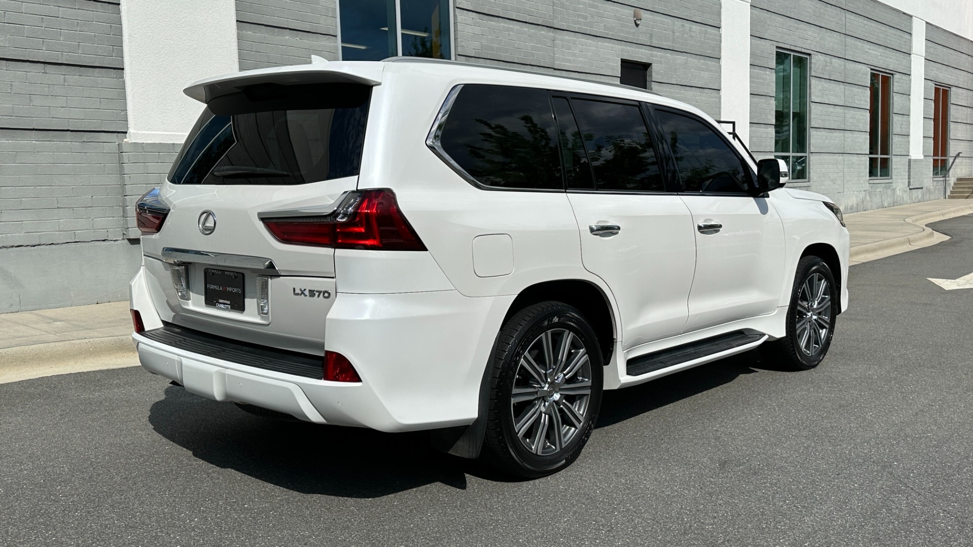 Used 2017 Lexus LX LX 570 LUXURY / MARK LEVINSON / REAR DVD SCREENS / 3 ROW / 4WD for sale $46,995 at Formula Imports in Charlotte NC 28227 4
