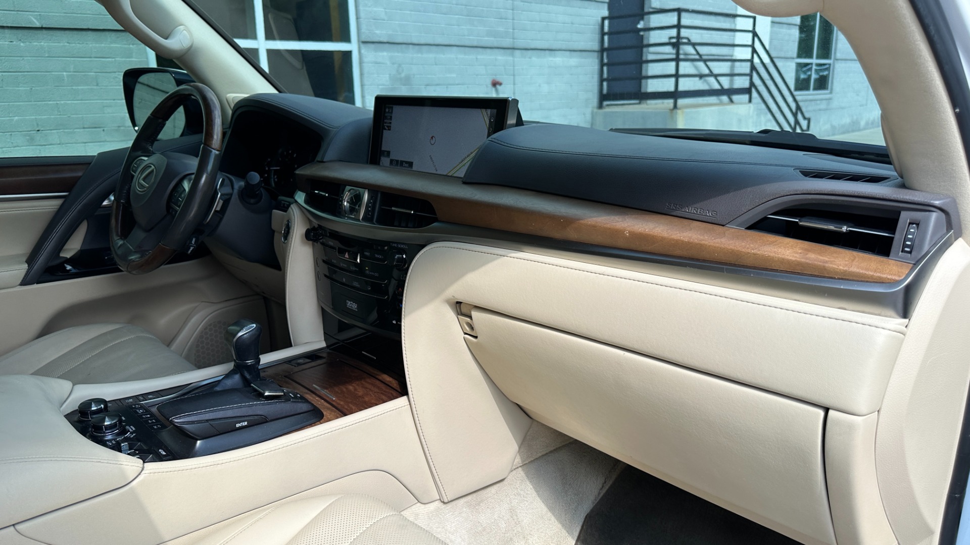 Used 2017 Lexus LX LX 570 LUXURY / MARK LEVINSON / REAR DVD SCREENS / 3 ROW / 4WD for sale $46,995 at Formula Imports in Charlotte NC 28227 42