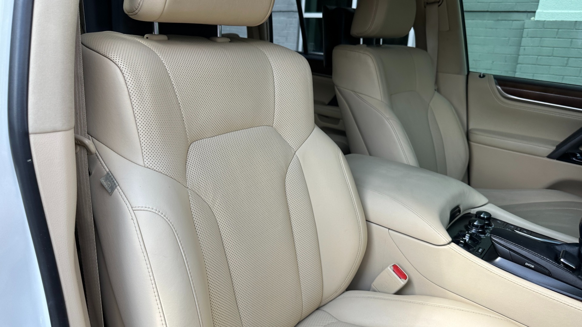 Used 2017 Lexus LX LX 570 LUXURY / MARK LEVINSON / REAR DVD SCREENS / 3 ROW / 4WD for sale $46,995 at Formula Imports in Charlotte NC 28227 44