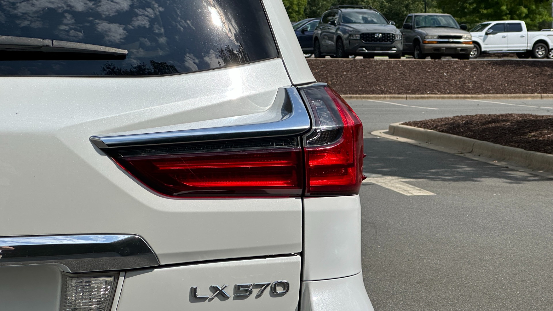 Used 2017 Lexus LX LX 570 LUXURY / MARK LEVINSON / REAR DVD SCREENS / 3 ROW / 4WD for sale Sold at Formula Imports in Charlotte NC 28227 54