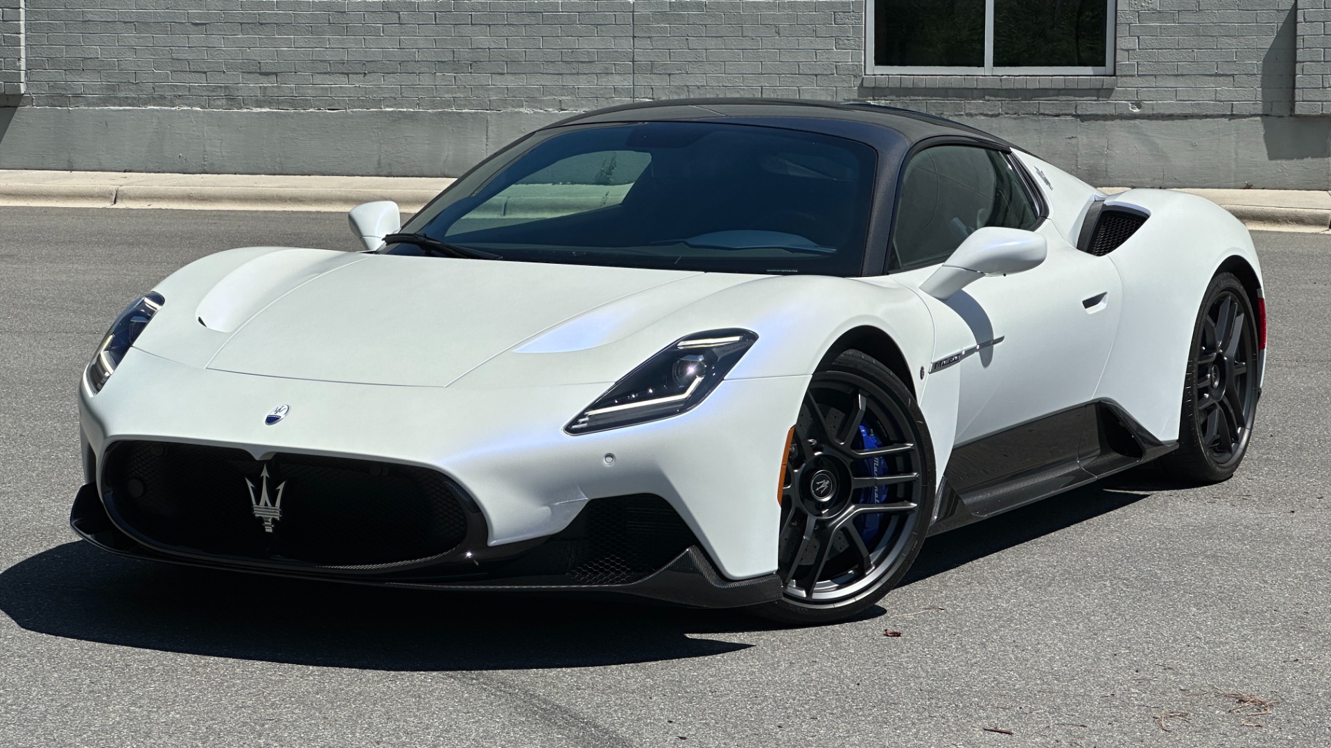 Used 2022 Maserati MC20 TWIN TURBO V6 / $35K FULL CARBON PKG / FRONT LIFT / MATTE PAINT / PPF for sale $278,000 at Formula Imports in Charlotte NC 28227 2