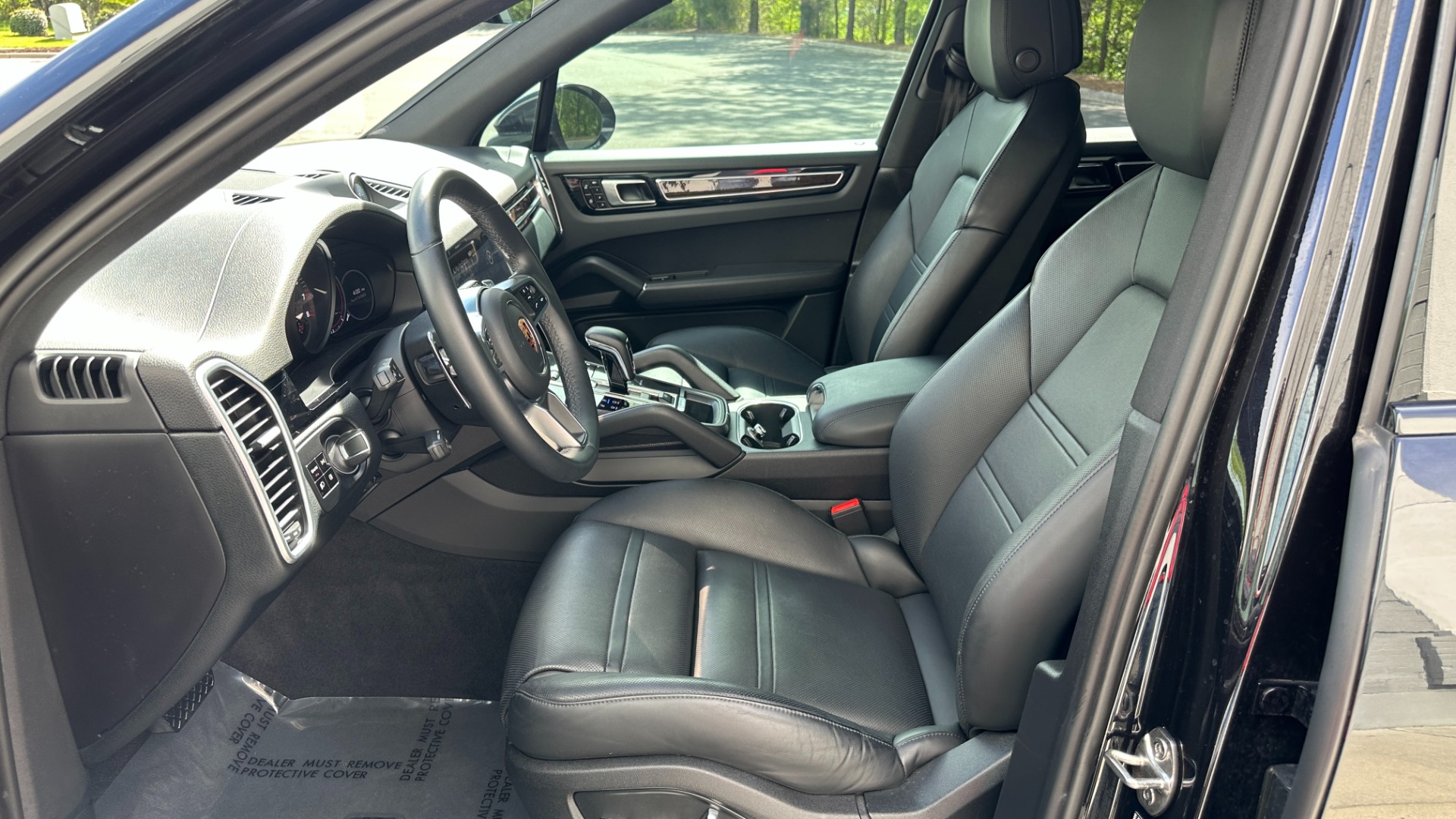 Used 2019 Porsche Cayenne AWD / PREMIUM / TOWING PKG / BOSE AUDIO / GLOSS BLACK TRIM for sale $54,995 at Formula Imports in Charlotte NC 28227 12