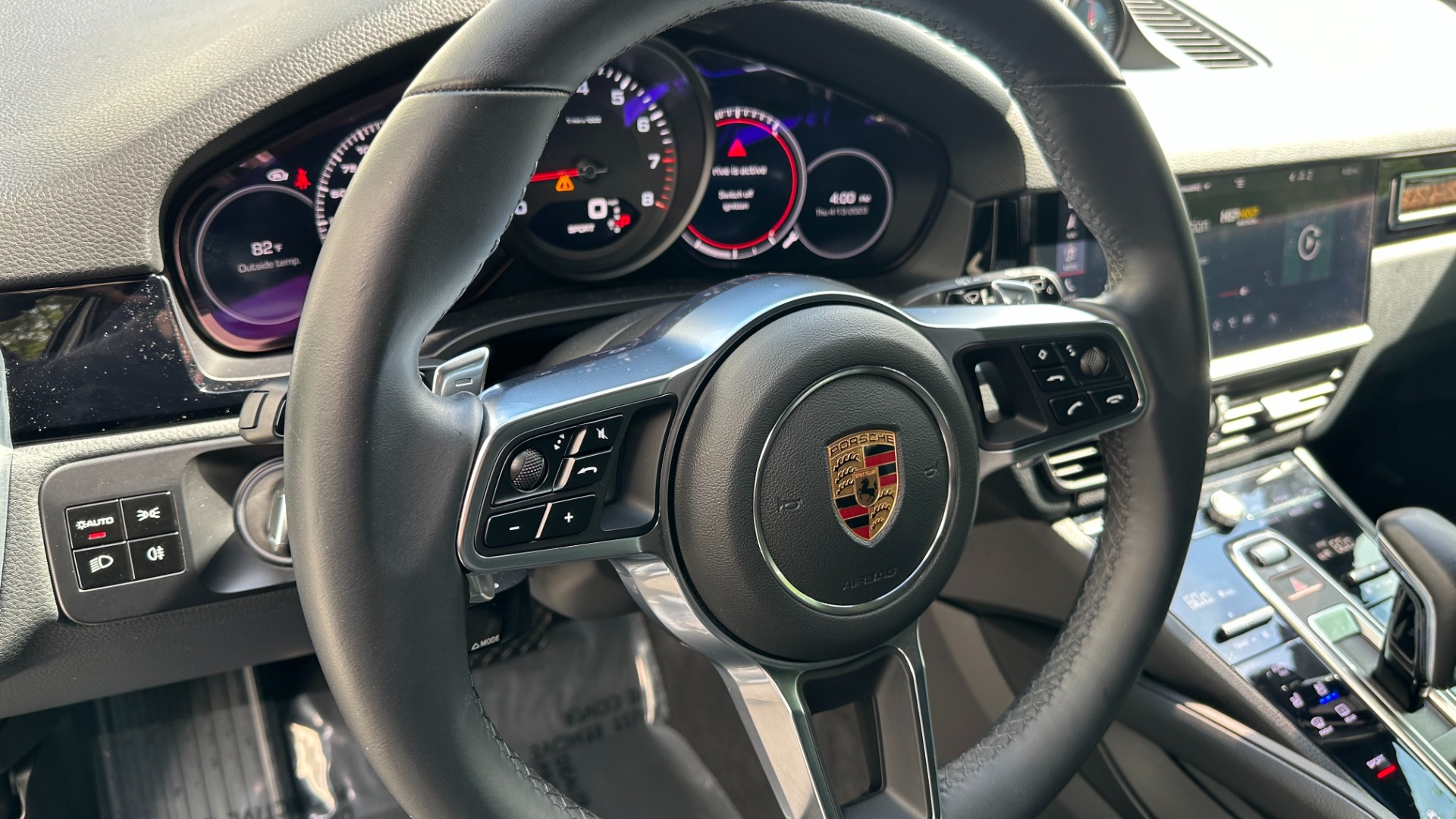 Used 2019 Porsche Cayenne AWD / PREMIUM / TOWING PKG / BOSE AUDIO / GLOSS BLACK TRIM for sale $54,995 at Formula Imports in Charlotte NC 28227 16