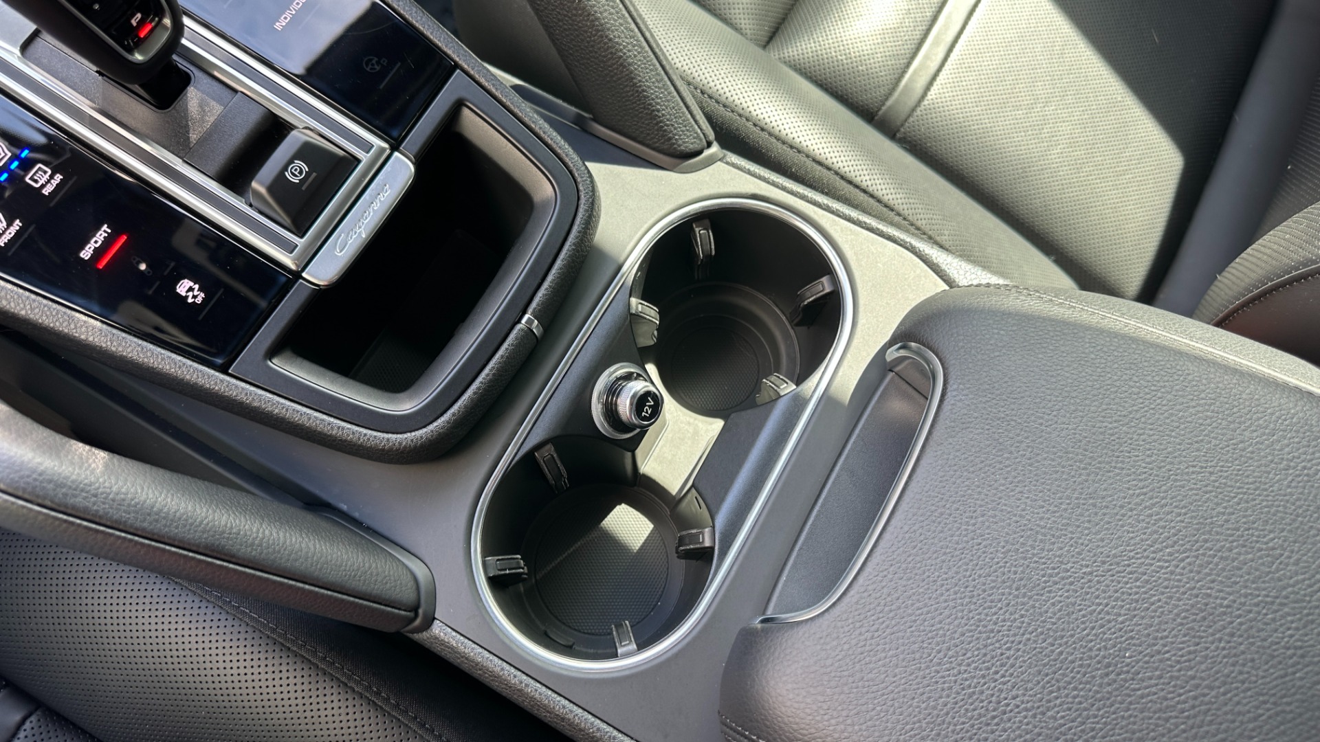 Used 2019 Porsche Cayenne AWD / PREMIUM / TOWING PKG / BOSE AUDIO / GLOSS BLACK TRIM for sale $54,995 at Formula Imports in Charlotte NC 28227 21