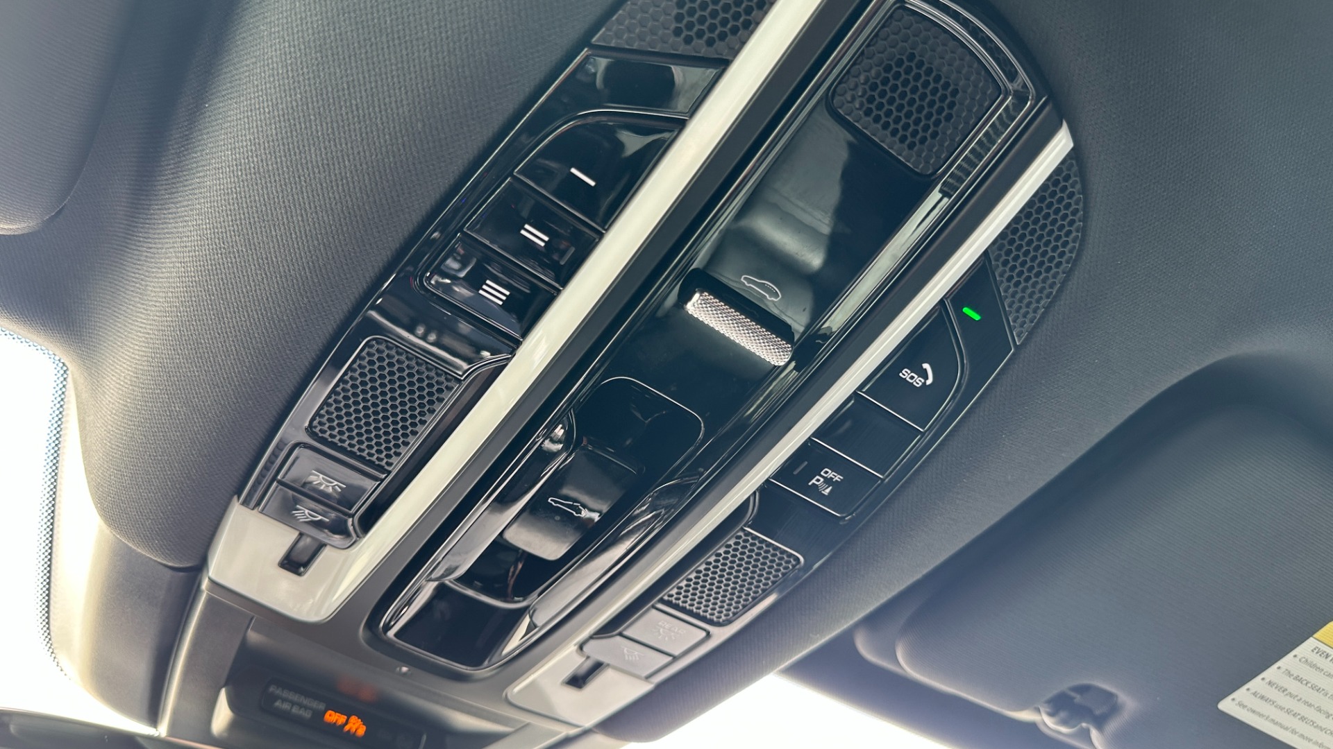 Used 2019 Porsche Cayenne AWD / PREMIUM / TOWING PKG / BOSE AUDIO / GLOSS BLACK TRIM for sale $54,995 at Formula Imports in Charlotte NC 28227 22