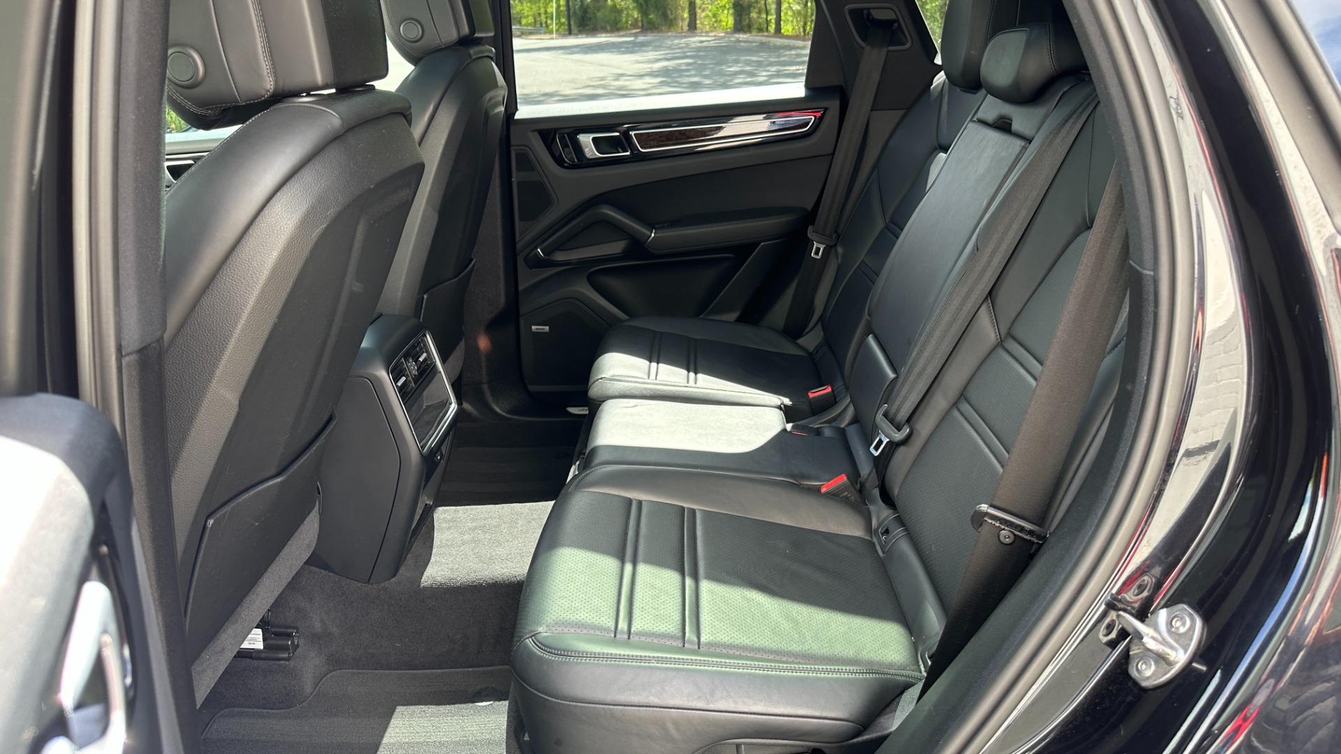 Used 2019 Porsche Cayenne AWD / PREMIUM / TOWING PKG / BOSE AUDIO / GLOSS BLACK TRIM for sale $54,995 at Formula Imports in Charlotte NC 28227 24