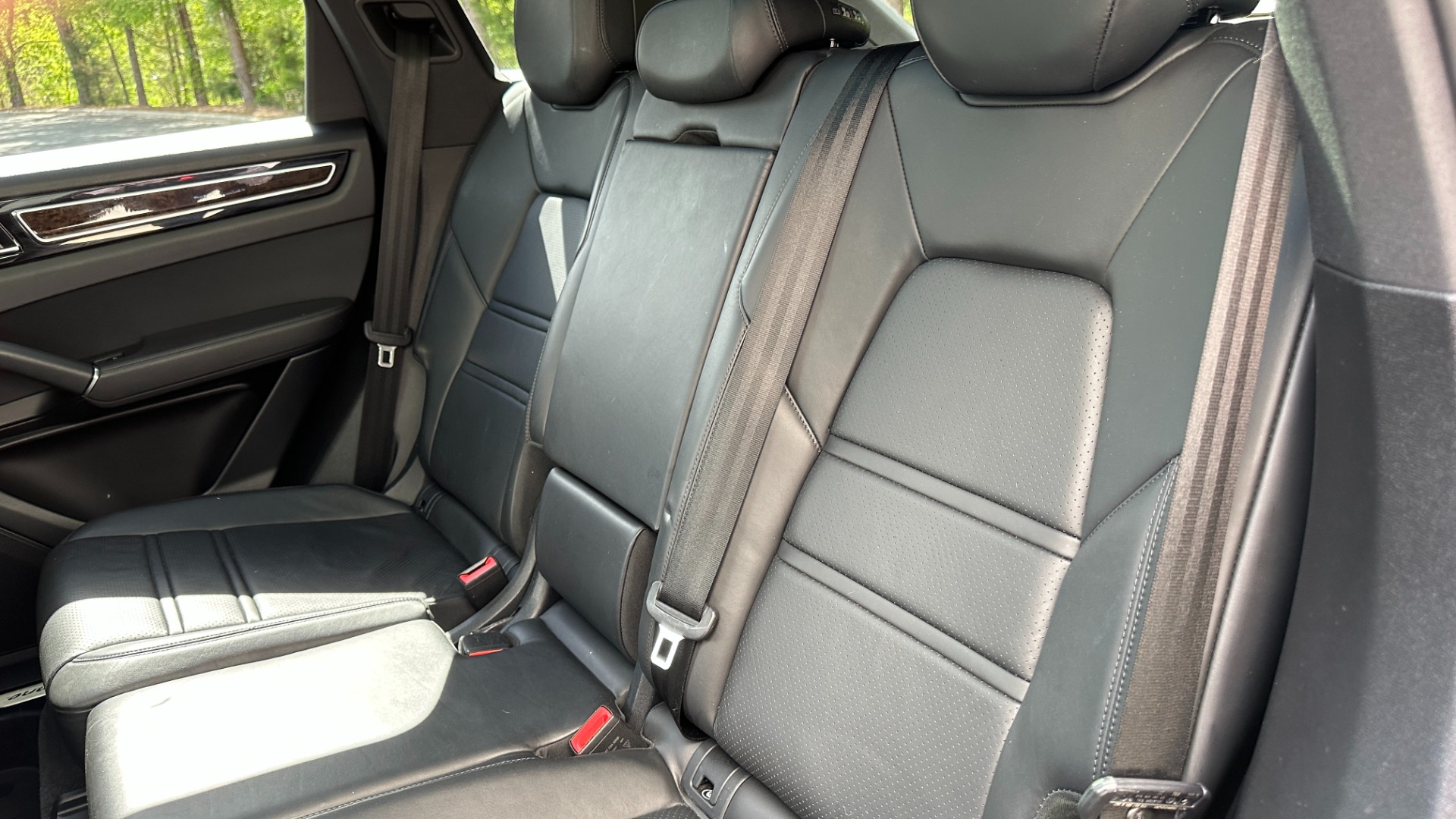 Used 2019 Porsche Cayenne AWD / PREMIUM / TOWING PKG / BOSE AUDIO / GLOSS BLACK TRIM for sale $54,995 at Formula Imports in Charlotte NC 28227 25