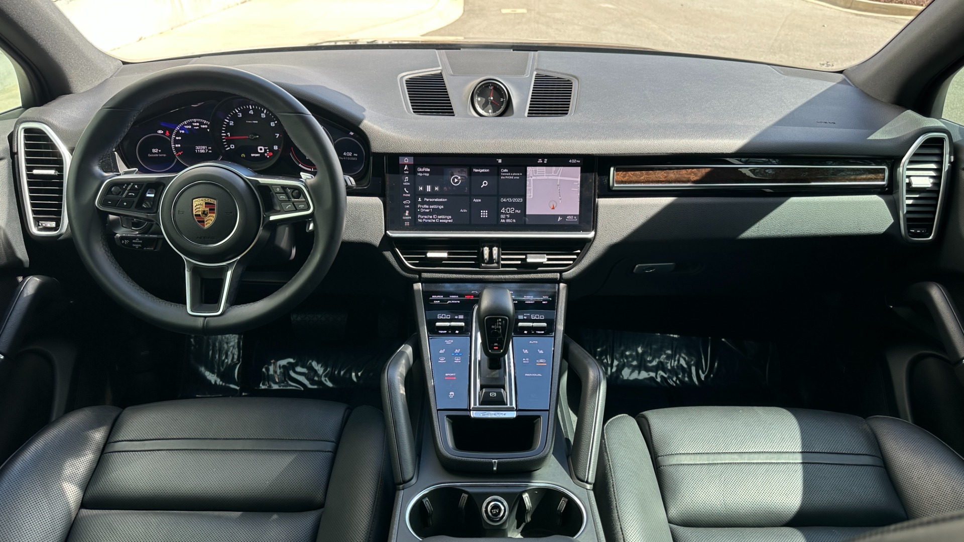 Used 2019 Porsche Cayenne AWD / PREMIUM / TOWING PKG / BOSE AUDIO / GLOSS BLACK TRIM for sale $54,995 at Formula Imports in Charlotte NC 28227 27