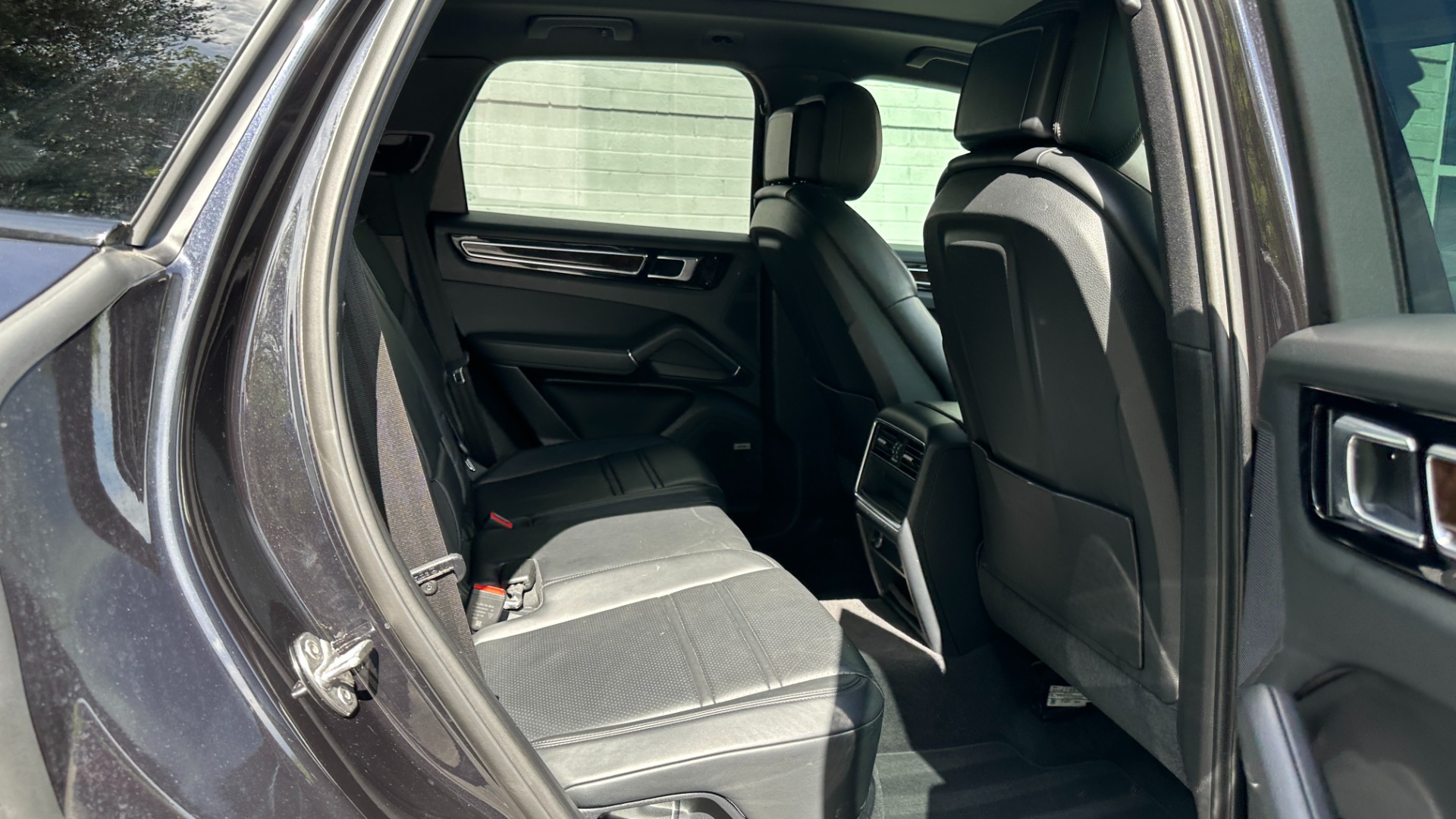 Used 2019 Porsche Cayenne AWD / PREMIUM / TOWING PKG / BOSE AUDIO / GLOSS BLACK TRIM for sale $54,995 at Formula Imports in Charlotte NC 28227 29