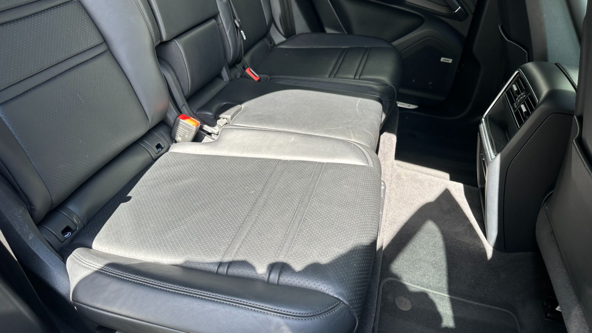 Used 2019 Porsche Cayenne AWD / PREMIUM / TOWING PKG / BOSE AUDIO / GLOSS BLACK TRIM for sale $54,995 at Formula Imports in Charlotte NC 28227 31