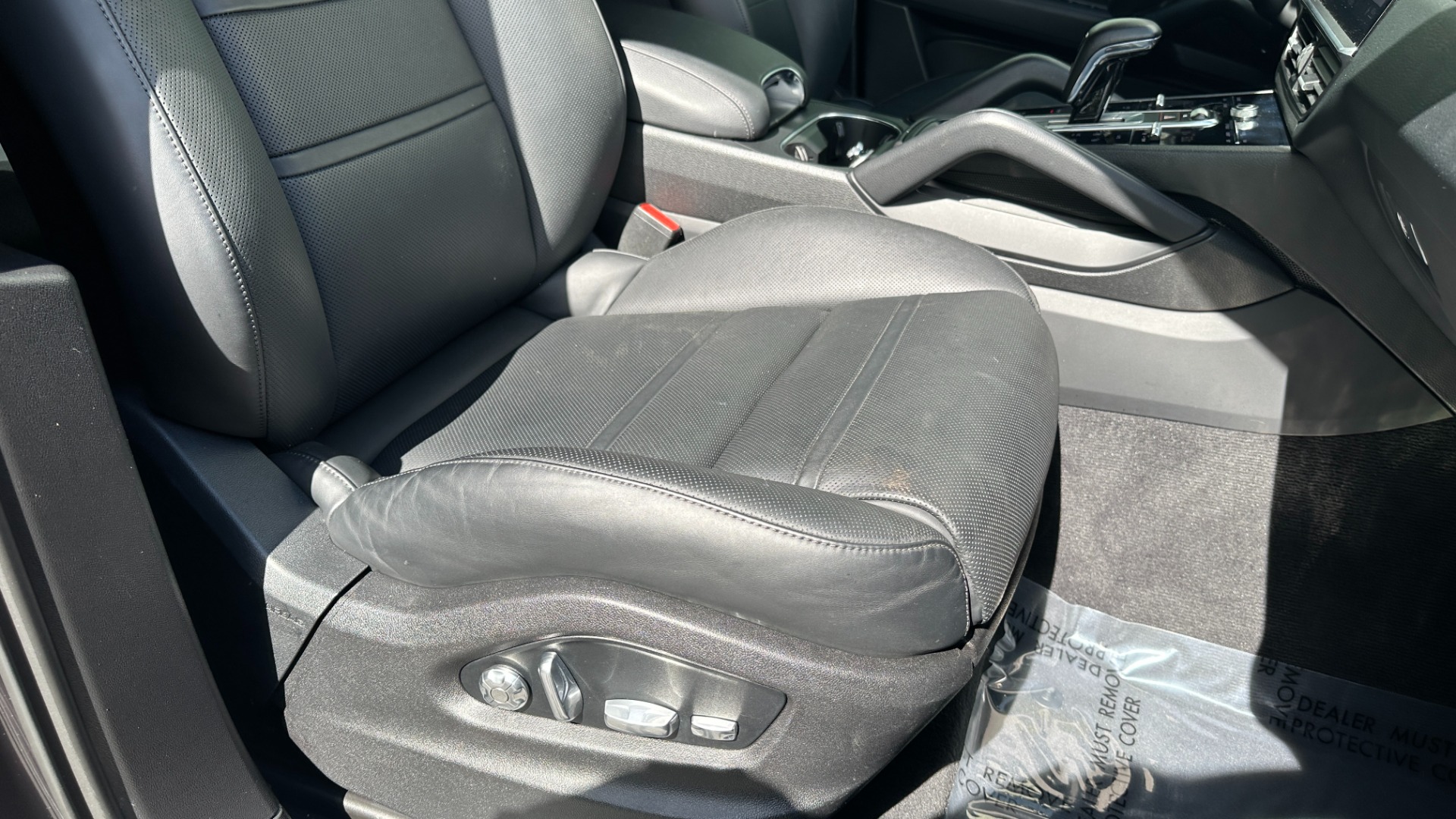 Used 2019 Porsche Cayenne AWD / PREMIUM / TOWING PKG / BOSE AUDIO / GLOSS BLACK TRIM for sale $54,995 at Formula Imports in Charlotte NC 28227 36